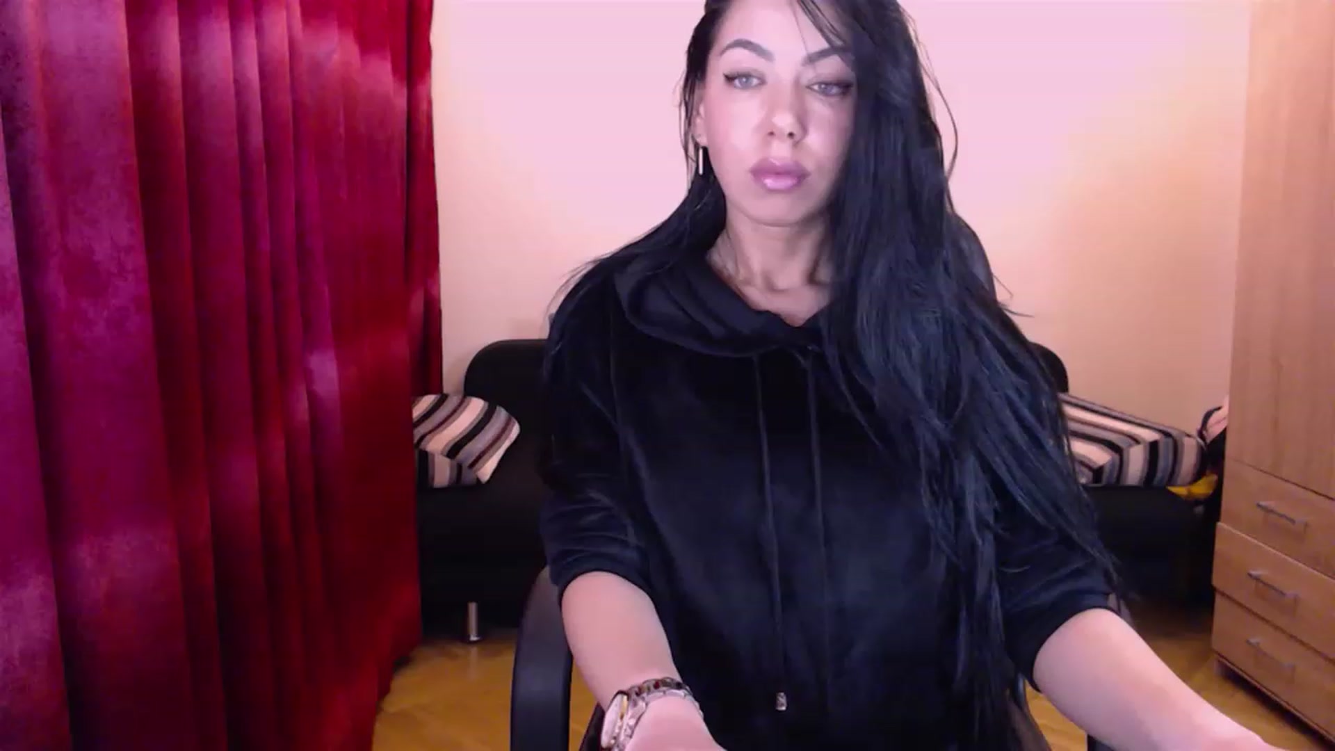 Gallery image thumbnail from SassyAlicee's myfreecams stream on, 04/17/2023, 23:04 image 7 of 20