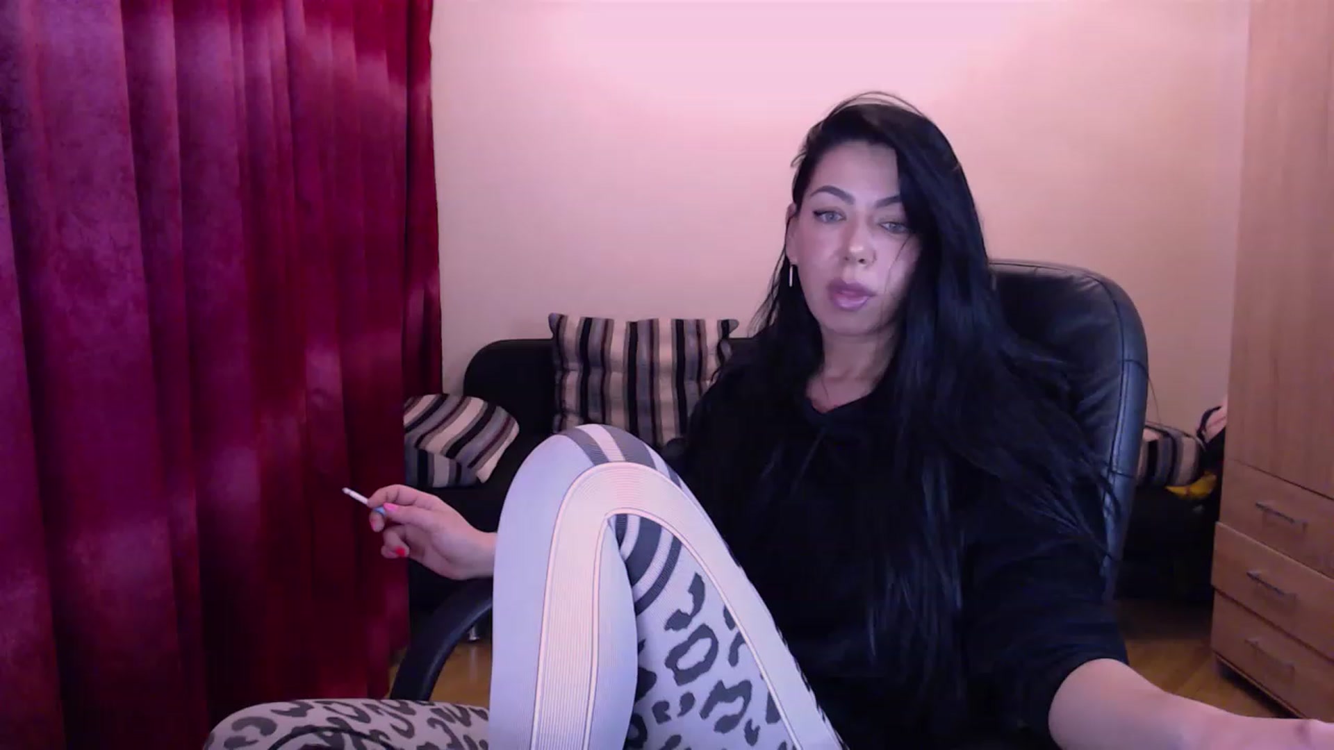 Gallery image thumbnail from SassyAlicee's myfreecams stream on, 04/17/2023, 23:04 image 3 of 20