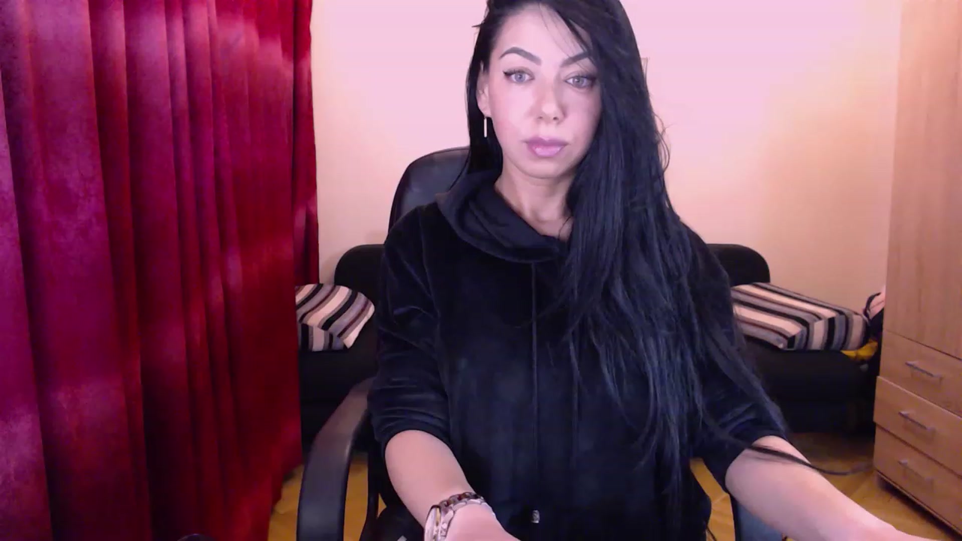 Gallery image thumbnail from SassyAlicee's myfreecams stream on, 04/17/2023, 23:04 image 16 of 20