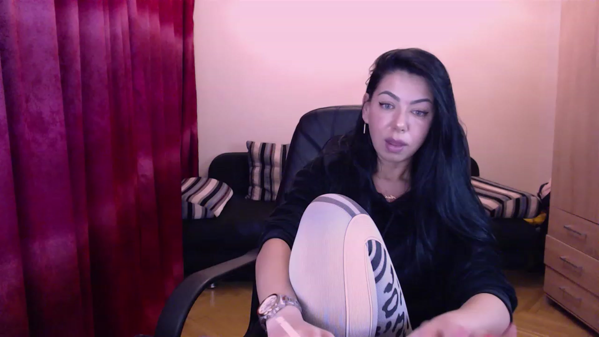 Gallery image thumbnail from SassyAlicee's myfreecams stream on, 04/17/2023, 23:04 image 2 of 20