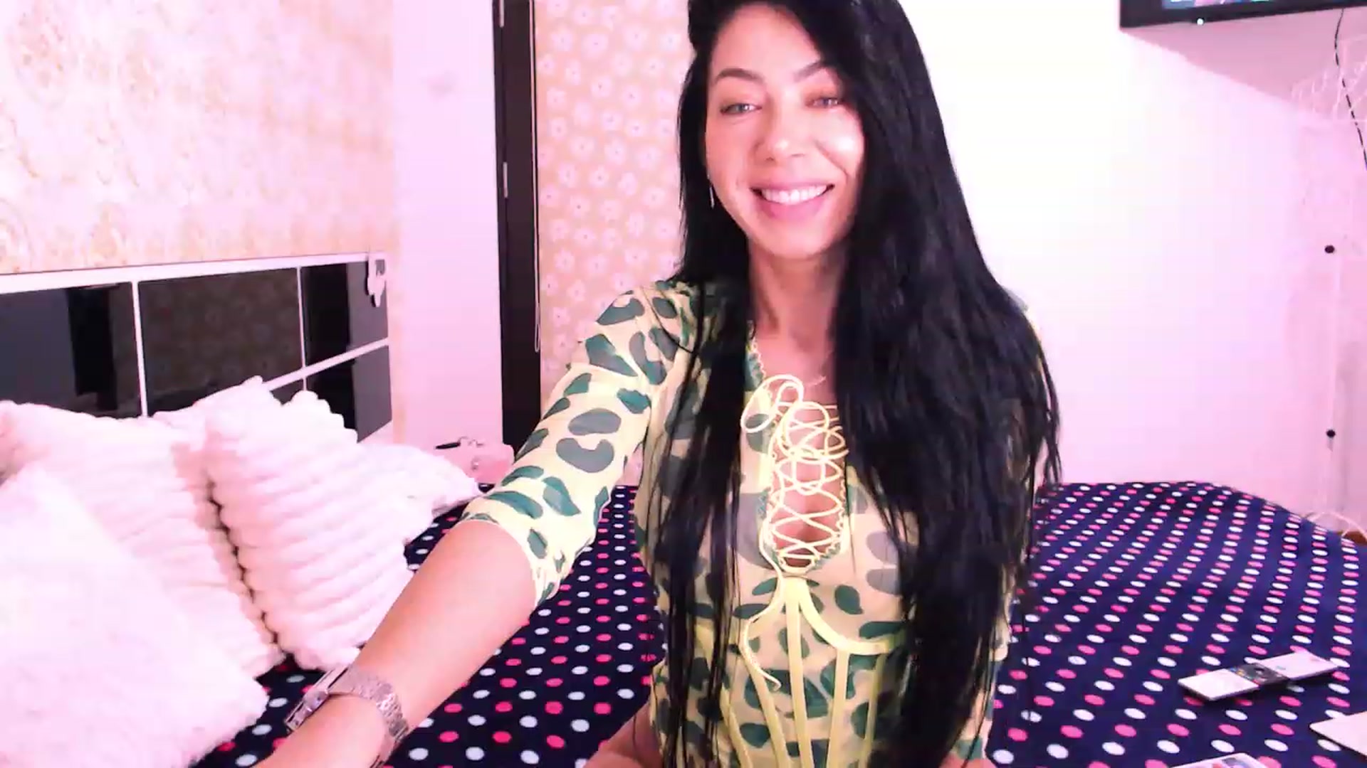 Gallery image thumbnail from SassyAlicee's myfreecams stream on, 06/19/2023, 18:21 image 2 of 20