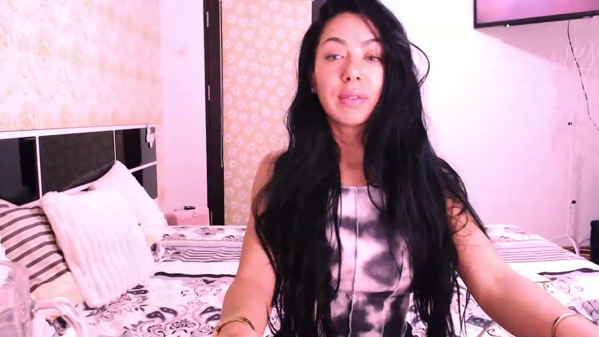 Gallery image thumbnail from SassyAlicee's myfreecams stream on, 06/27/2023, 20:13 image 15 of 20