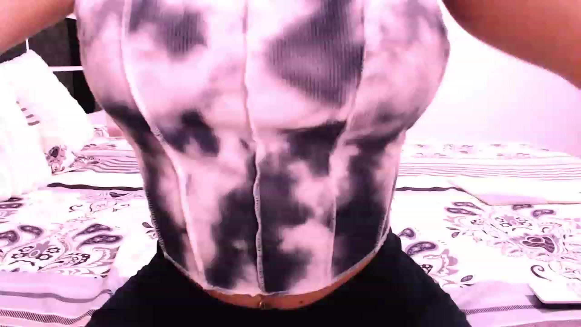 Gallery image thumbnail from SassyAlicee's myfreecams stream on, 06/27/2023, 20:13 image 1 of 20