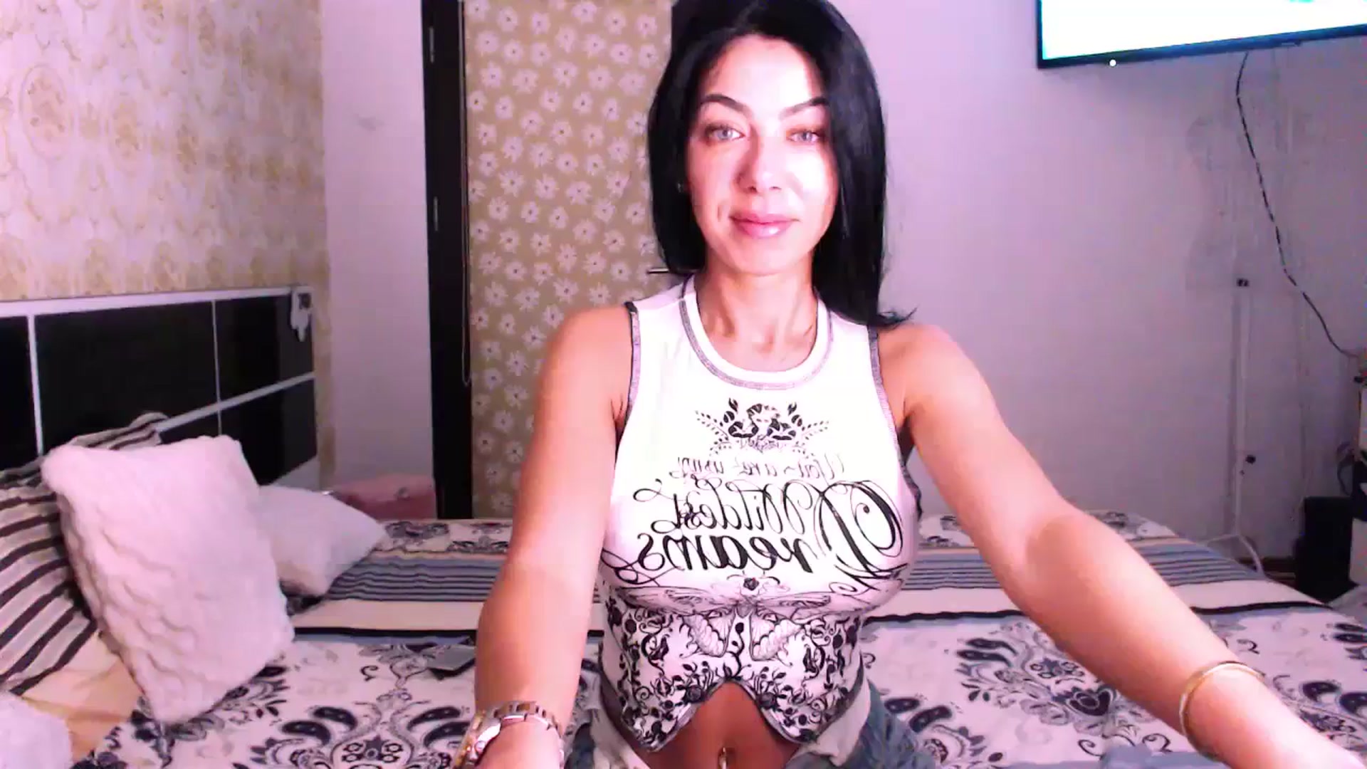 Gallery image thumbnail from SassyAlicee's myfreecams stream on, 06/30/2023, 22:04 image 19 of 20
