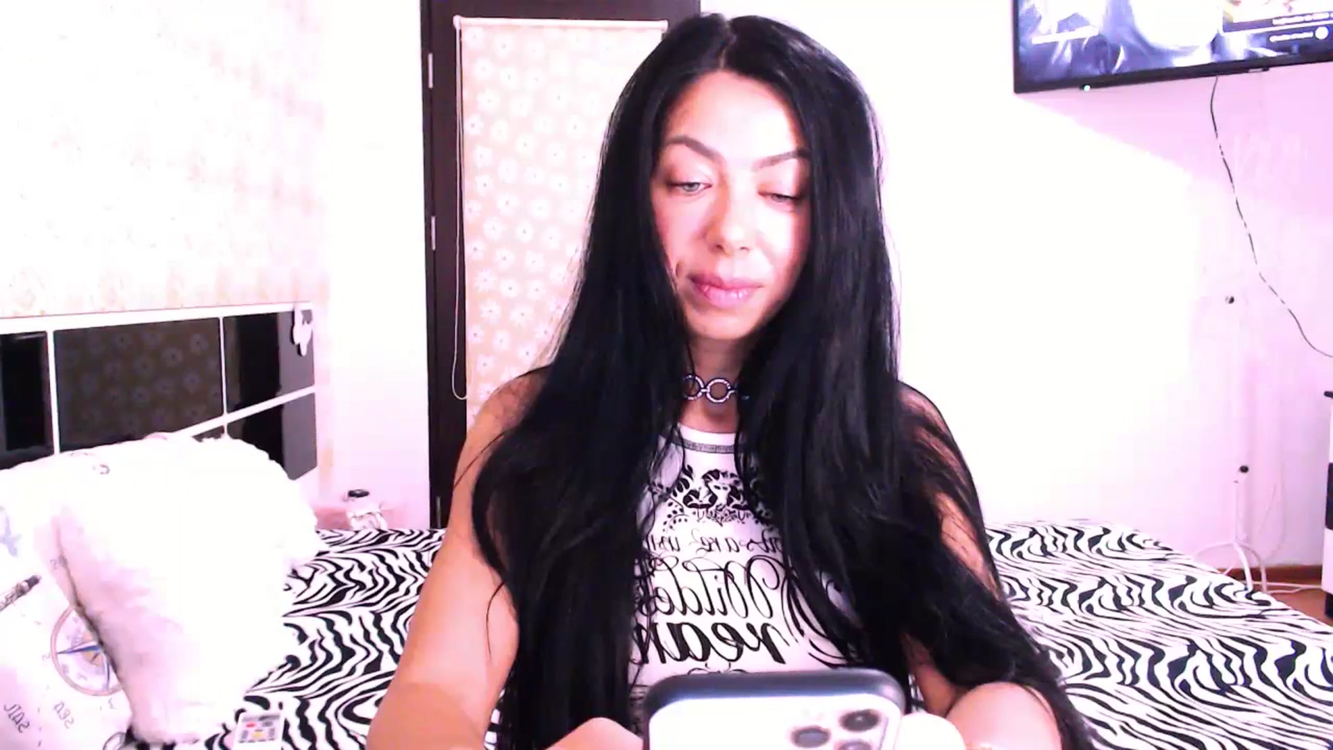 Gallery image thumbnail from SassyAlicee's myfreecams stream on, 07/06/2023, 17:54 image 14 of 20