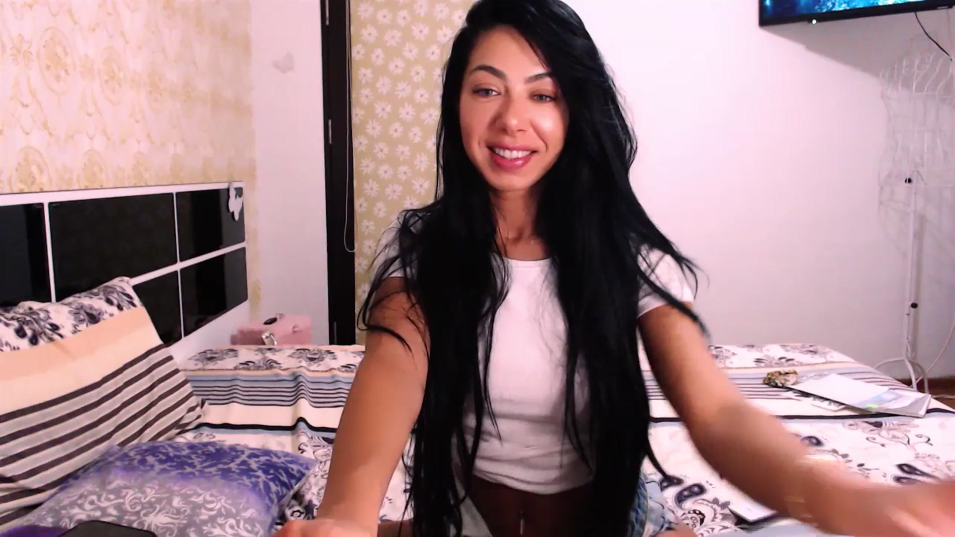 Gallery image thumbnail from SassyAlicee's myfreecams stream on, 07/12/2023, 20:27 image 5 of 20