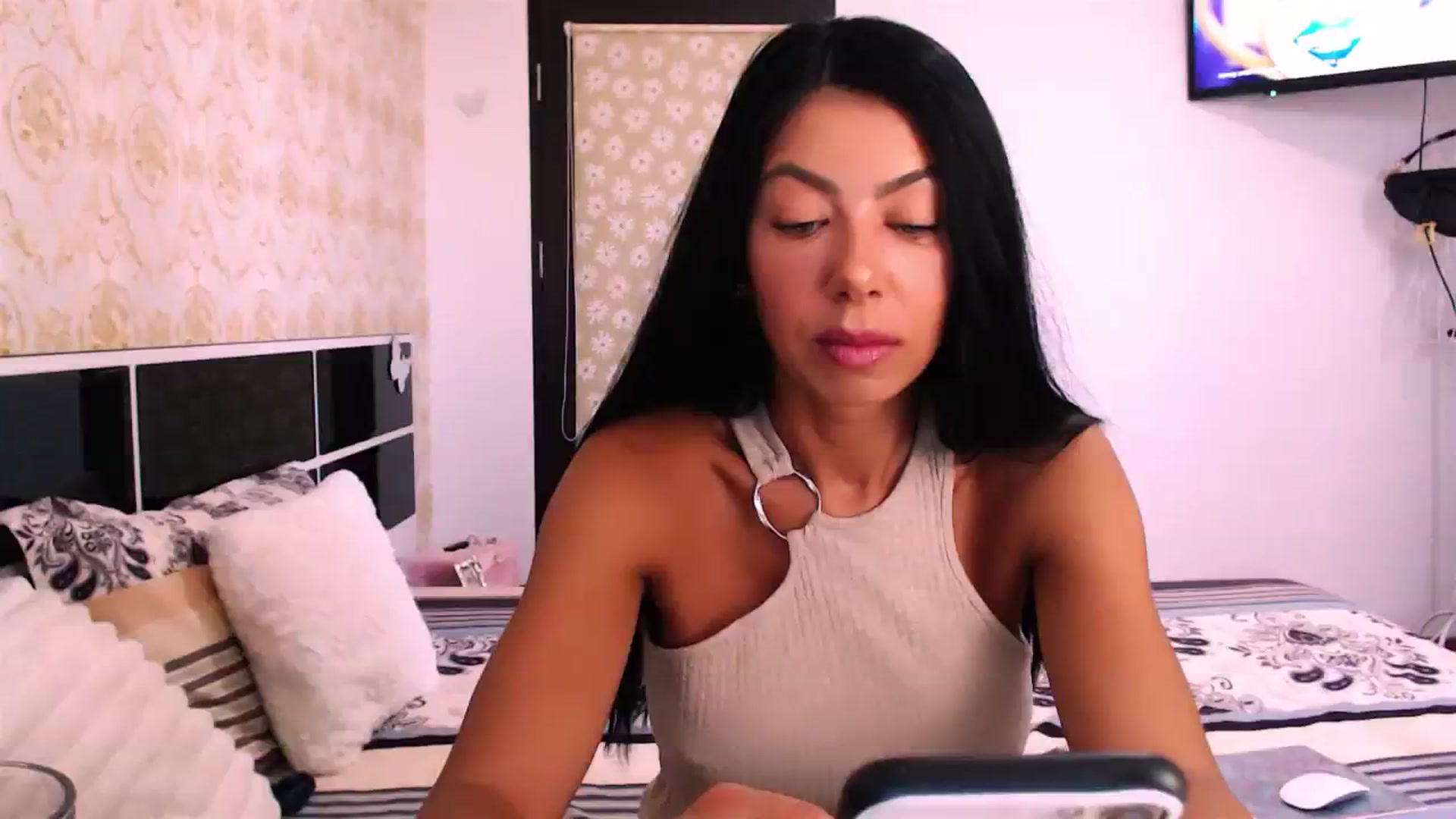 Gallery image thumbnail from SassyAlicee's myfreecams stream on, 08/07/2023, 16:04 image 17 of 20