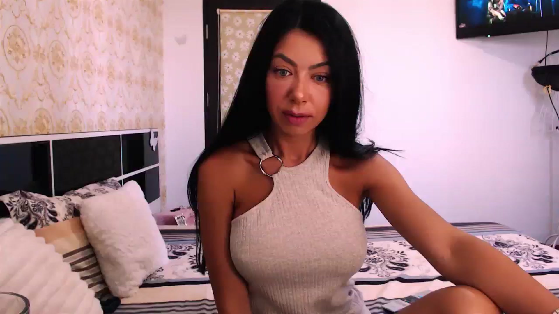 Gallery image thumbnail from SassyAlicee's myfreecams stream on, 08/07/2023, 16:04 image 1 of 20