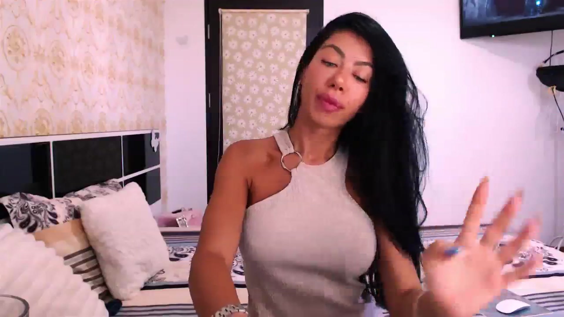 Gallery image thumbnail from SassyAlicee's myfreecams stream on, 08/07/2023, 16:04 image 18 of 20