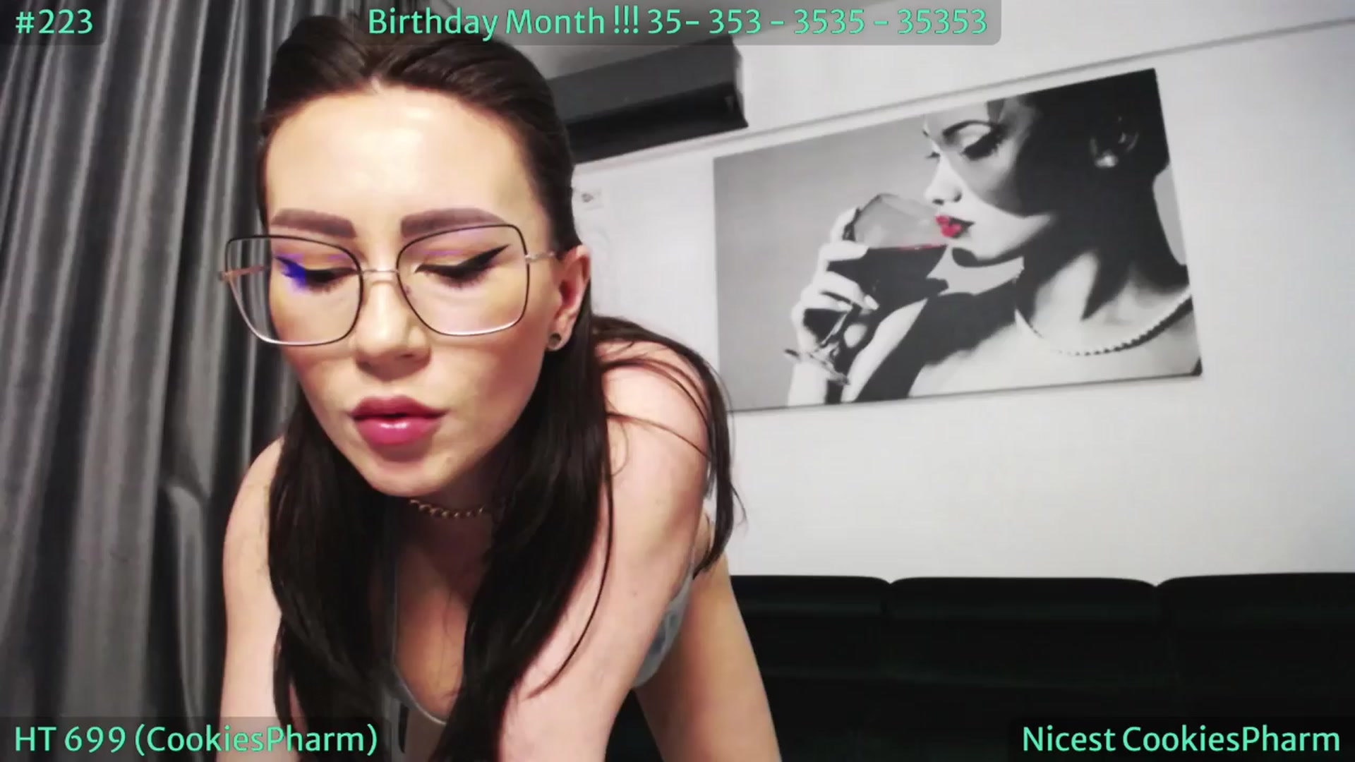 Gallery image thumbnail from SassyCookies's myfreecams stream on, 03/31/2024, 05:23 image 12 of 20