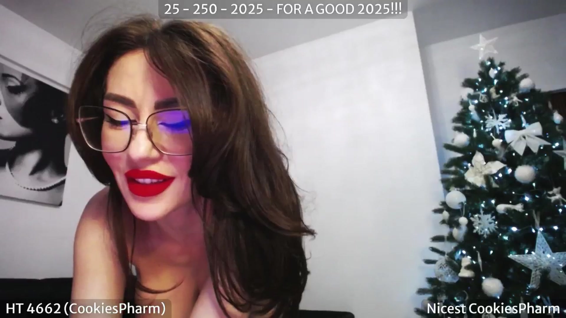 Gallery image thumbnail from SassyCookies's myfreecams stream on, 01/03/2025, 07:41 image 15 of 20