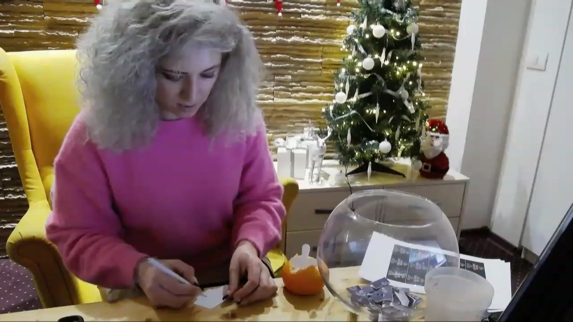 Gallery image thumbnail from SassyKate's myfreecams stream on, 12/22/2022, 13:08 image 11 of 20