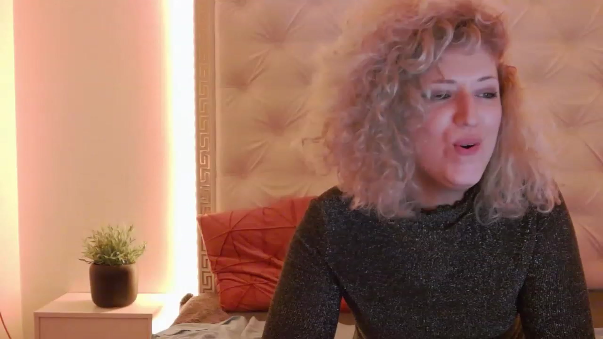 Gallery image thumbnail from SassyKate's myfreecams stream on, 02/19/2023, 11:02 image 2 of 20