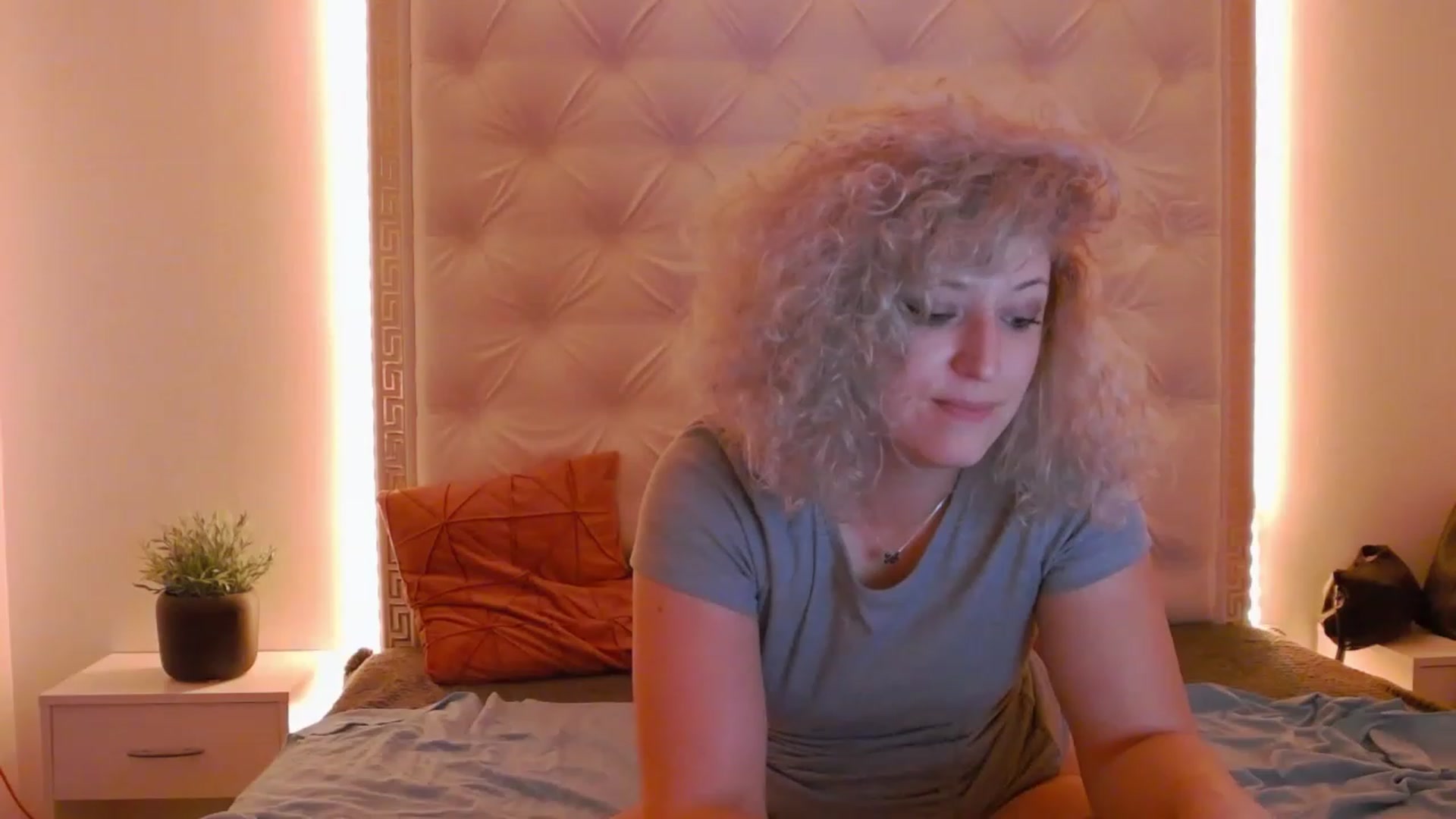 Gallery image thumbnail from SassyKate's myfreecams stream on, 02/19/2023, 11:02 image 1 of 20