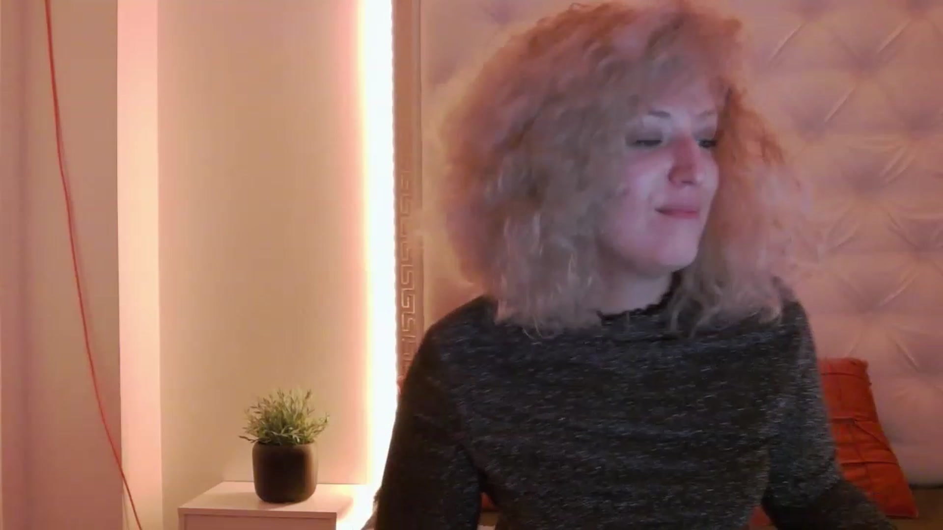 Gallery image thumbnail from SassyKate's myfreecams stream on, 02/19/2023, 11:02 image 6 of 20