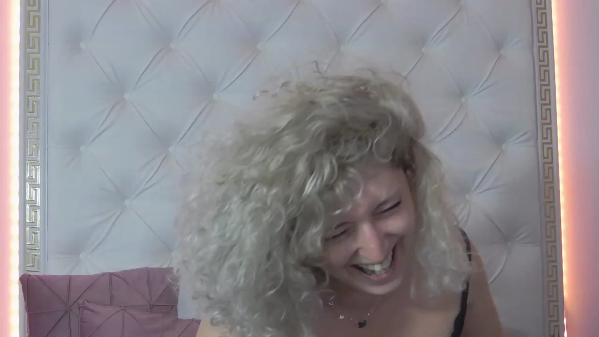 Gallery image thumbnail from SassyKate's myfreecams stream on, 02/19/2023, 13:27 image 16 of 20