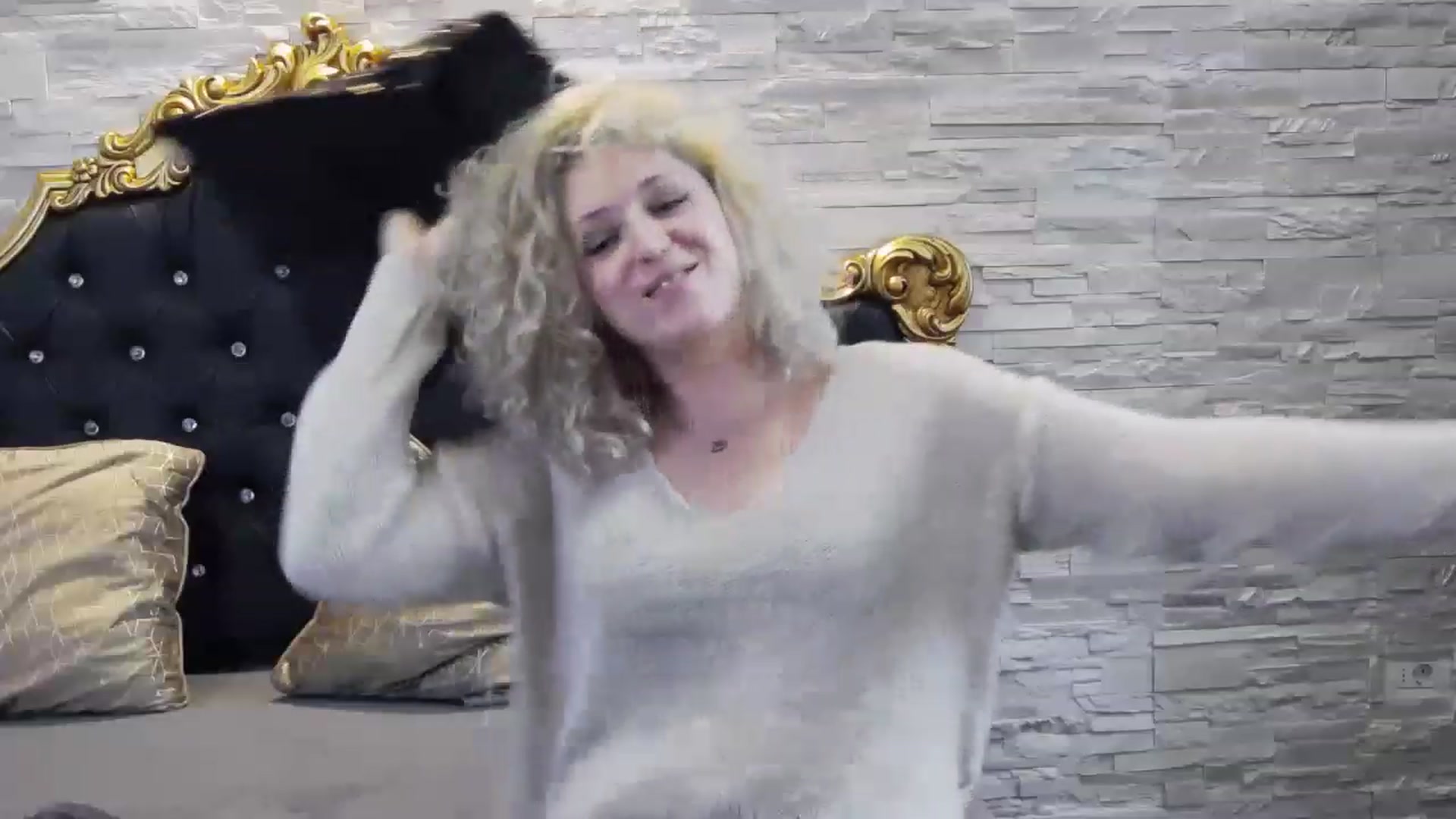 Gallery image thumbnail from SassyKate's myfreecams stream on, 04/03/2023, 12:38 image 13 of 20