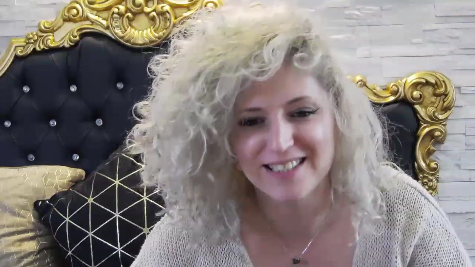 Gallery image thumbnail from SassyKate's myfreecams stream on, 04/03/2023, 12:38 image 15 of 20
