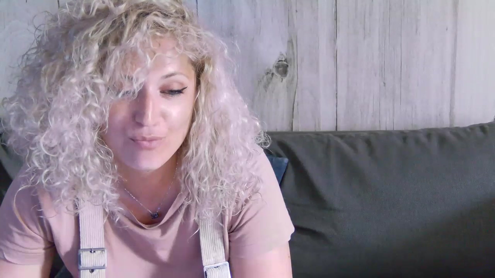 Gallery image thumbnail from SassyKate's myfreecams stream on, 07/12/2023, 10:41 image 18 of 20