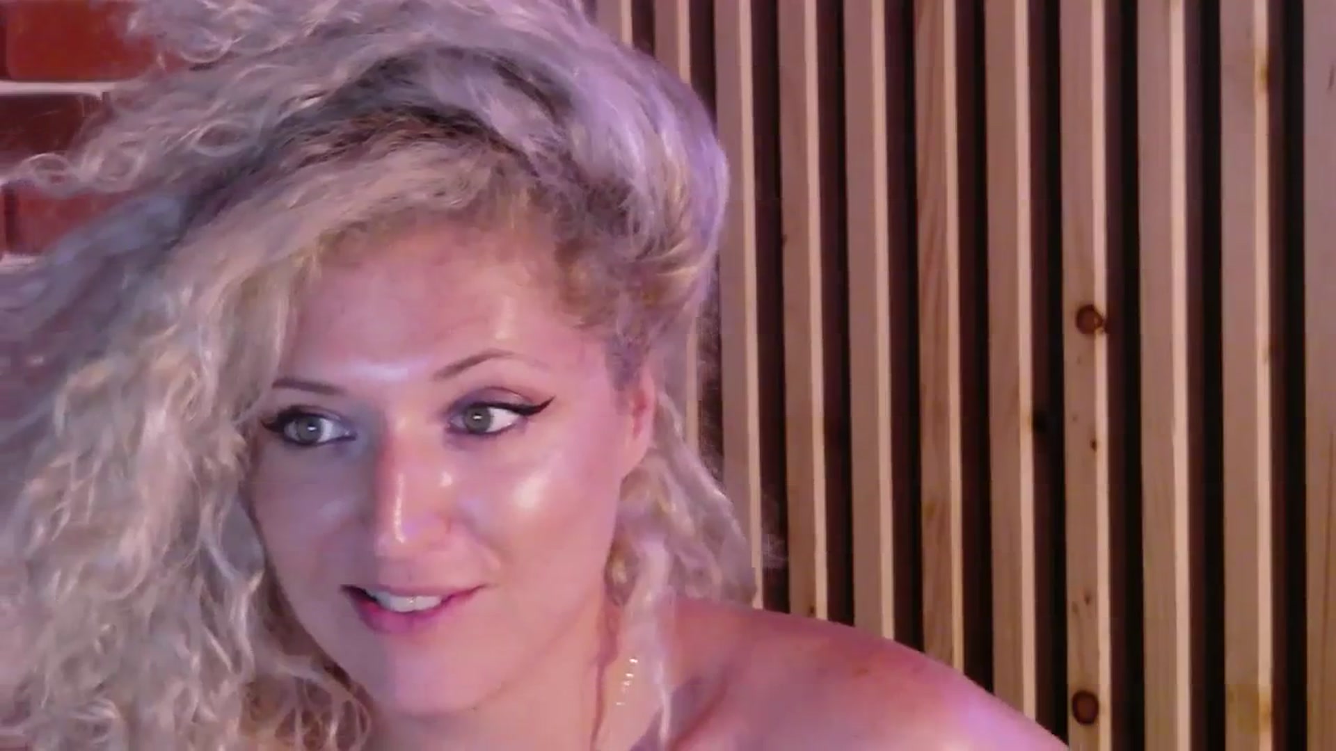 Gallery image thumbnail from SassyKate's myfreecams stream on, 08/17/2023, 10:20 image 16 of 20