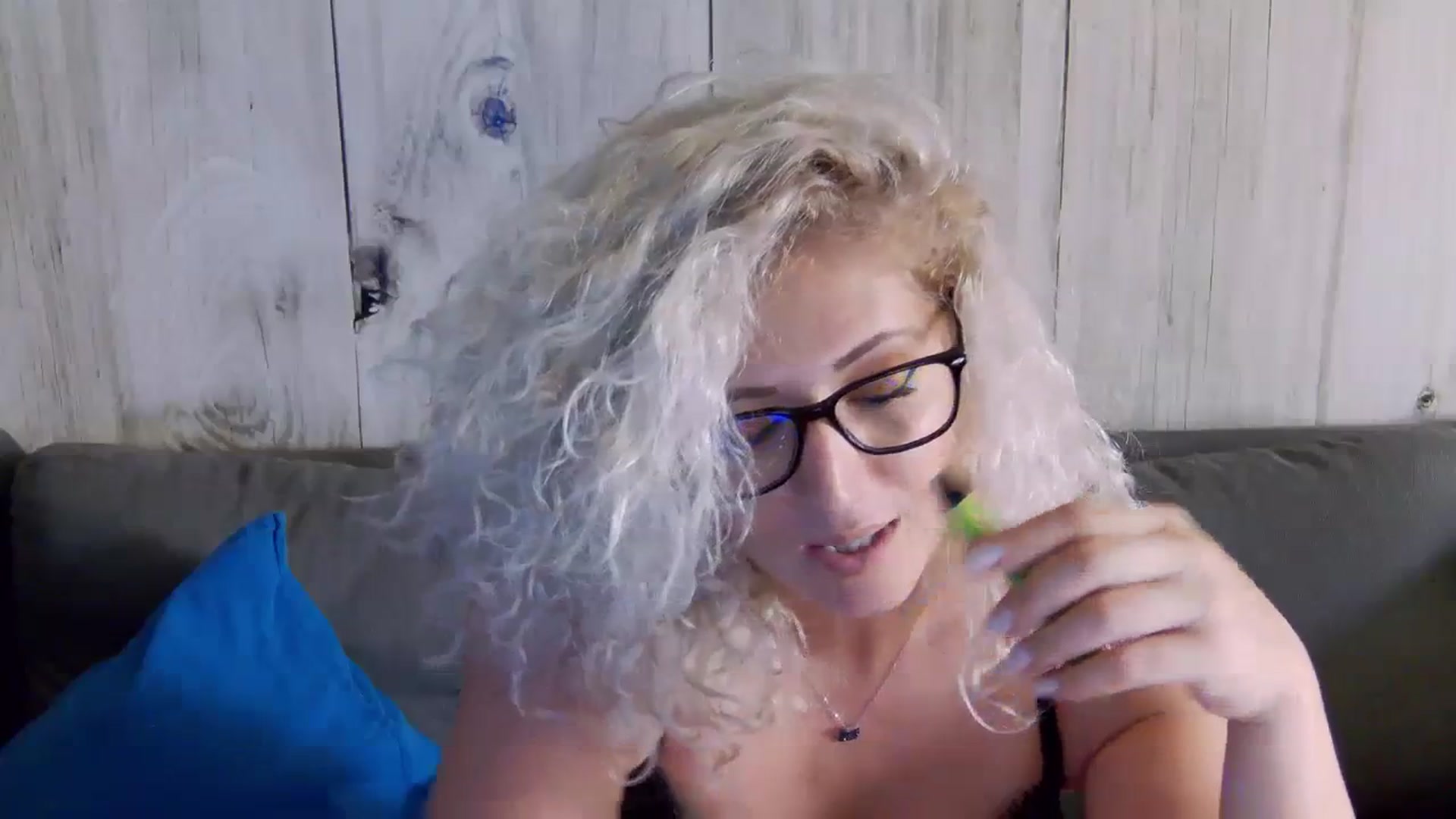 Gallery image thumbnail from SassyKate's myfreecams stream on, 09/13/2023, 11:41 image 15 of 20