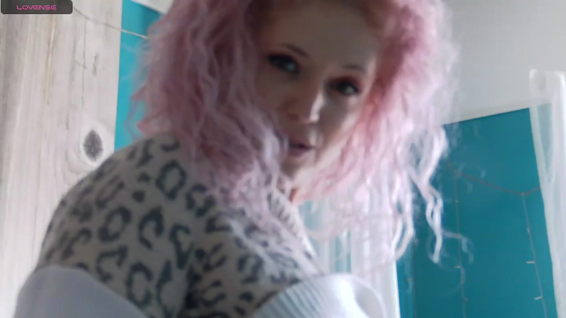 Gallery image thumbnail from SassyKate's myfreecams stream on, 12/19/2023, 11:32 image 12 of 20
