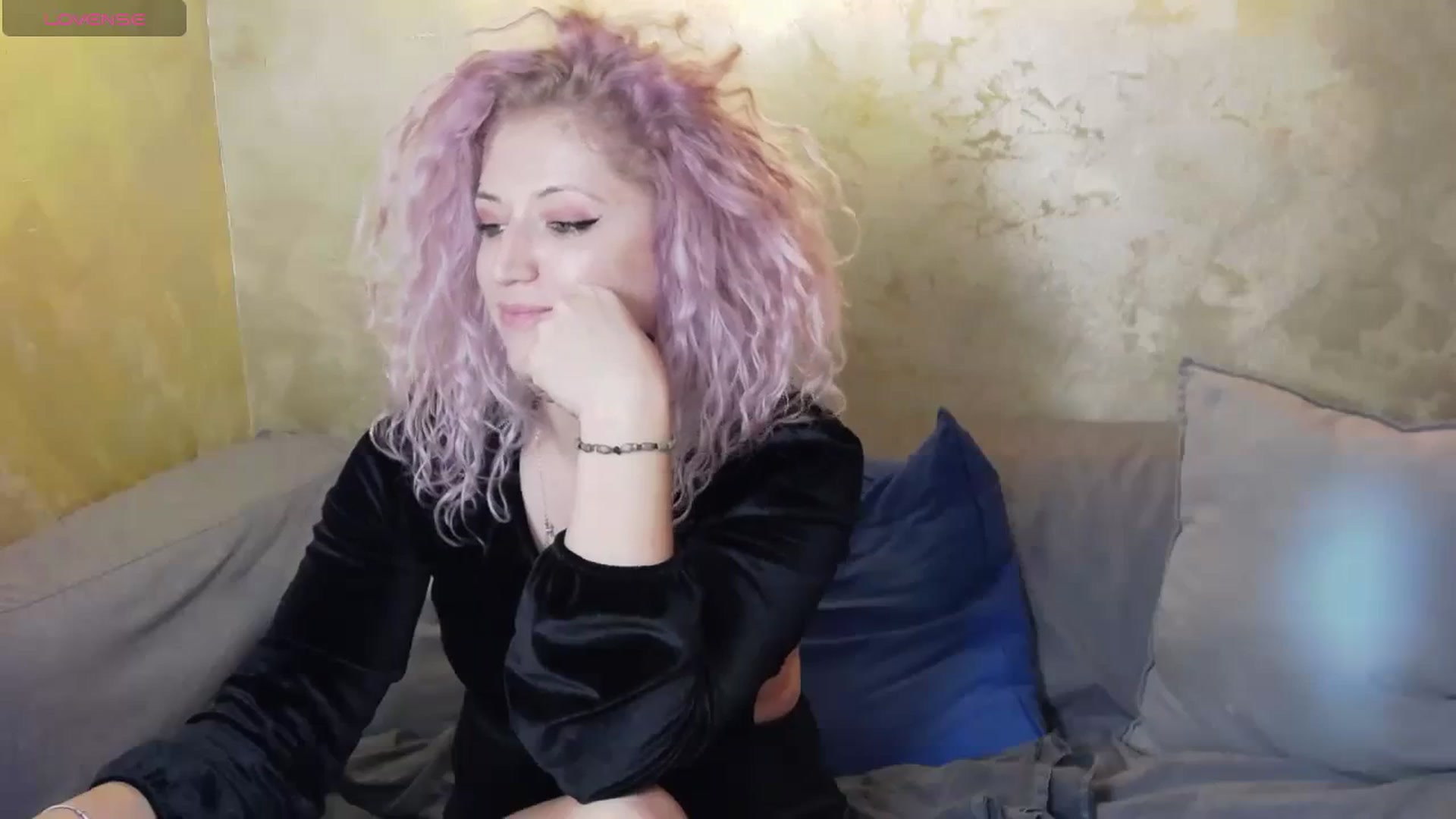 Gallery image thumbnail from SassyKate's myfreecams stream on, 12/21/2023, 13:36 image 9 of 20