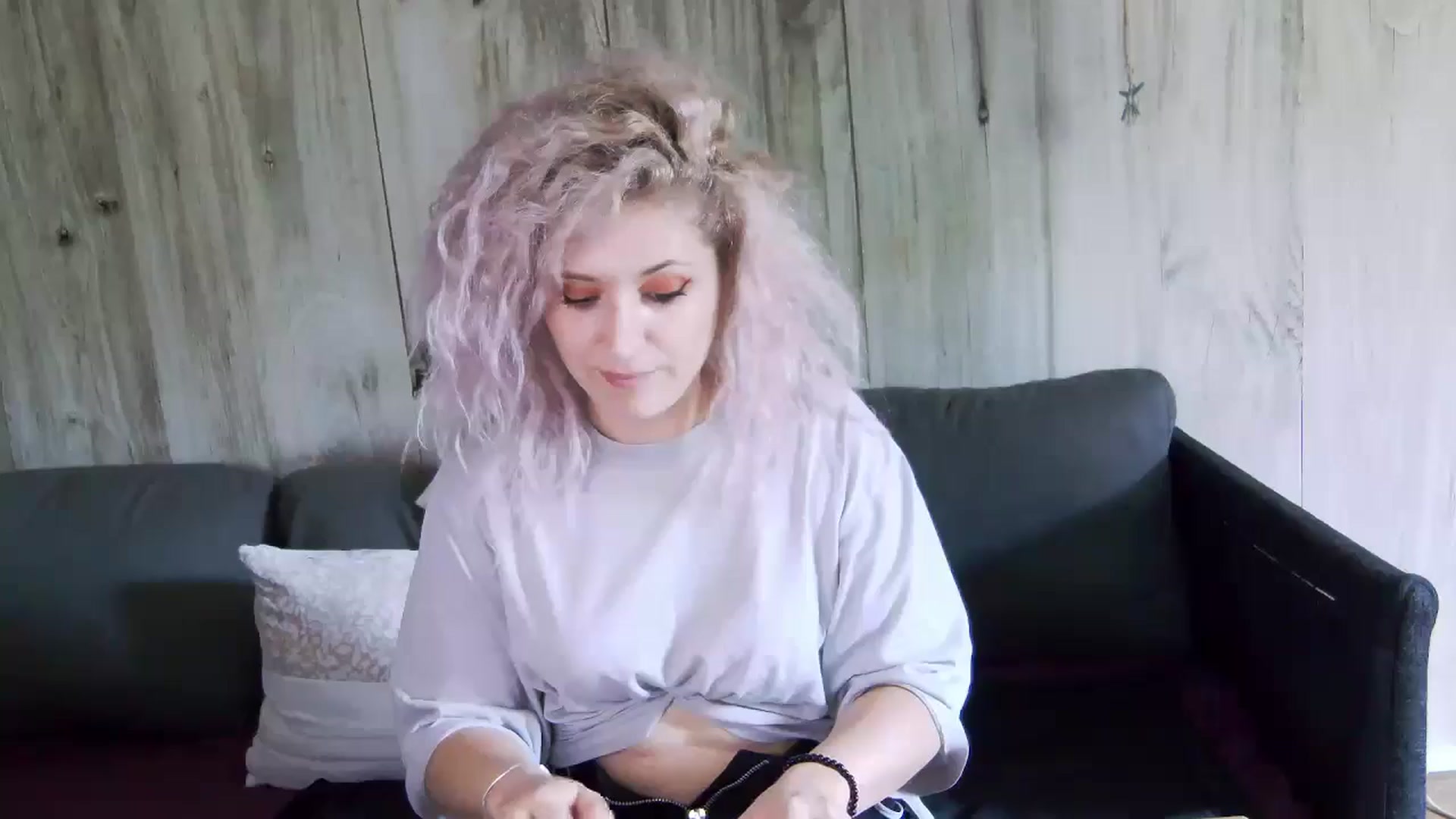Gallery image thumbnail from SassyKate's myfreecams stream on, 05/26/2024, 12:36 image 4 of 20
