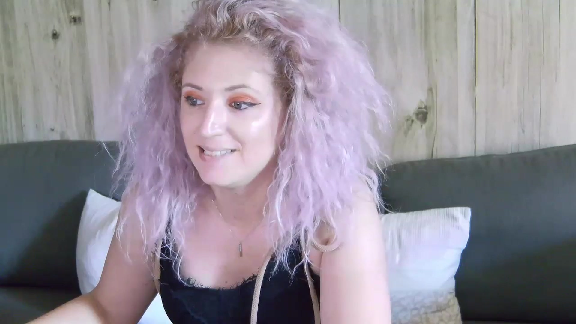 Gallery image thumbnail from SassyKate's myfreecams stream on, 06/16/2024, 09:26 image 8 of 20