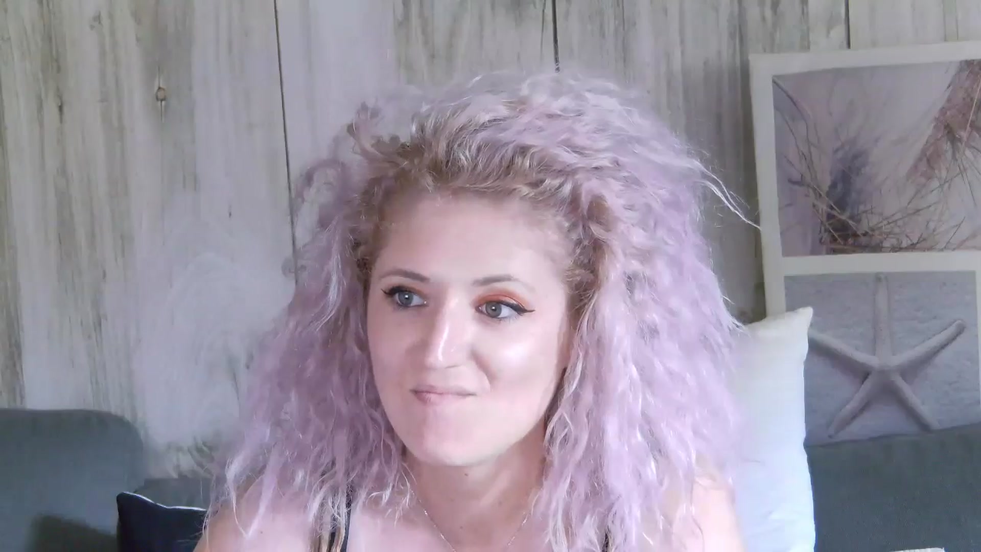 Gallery image thumbnail from SassyKate's myfreecams stream on, 06/16/2024, 12:13 image 18 of 20