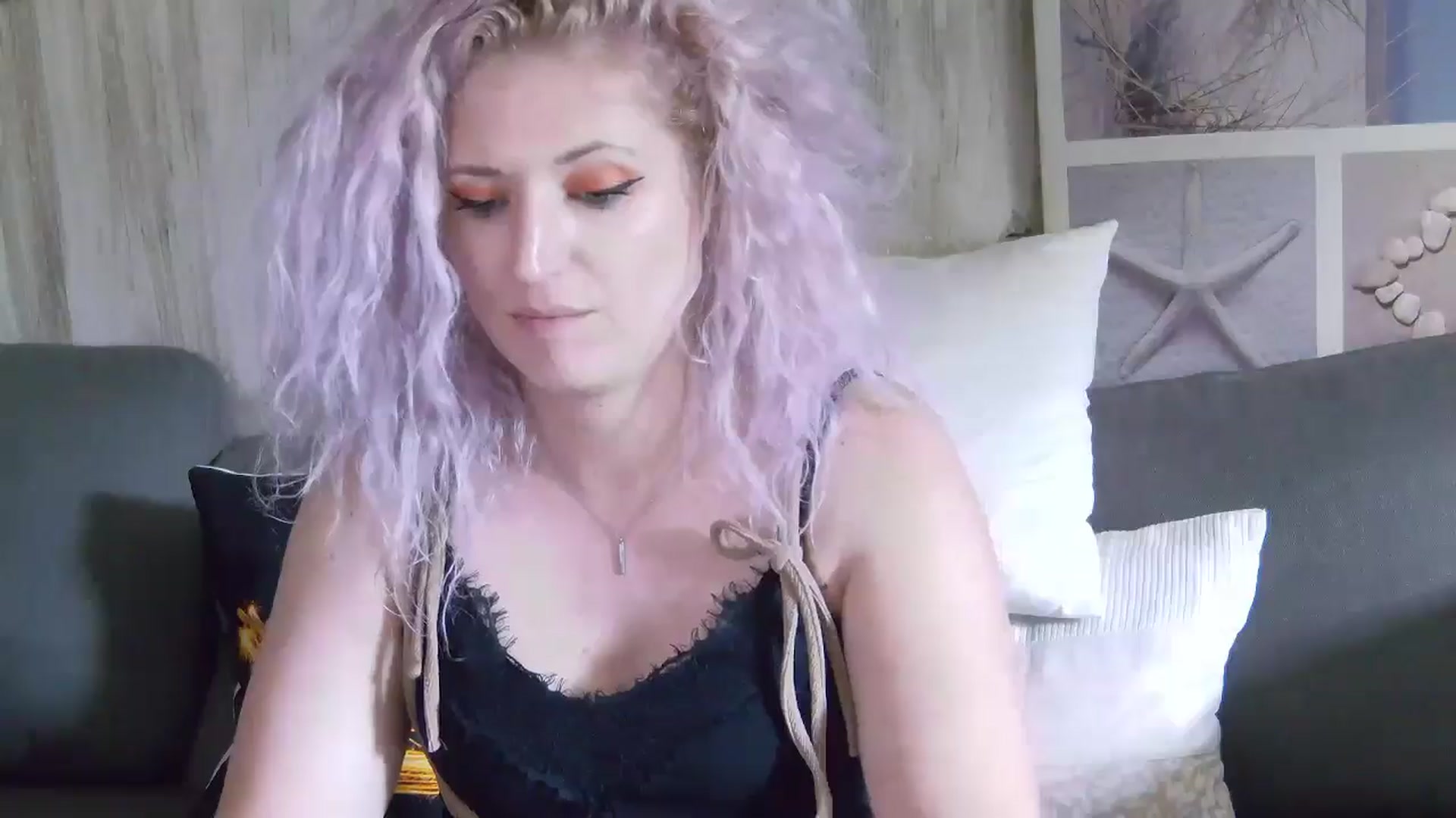 Gallery image thumbnail from SassyKate's myfreecams stream on, 06/16/2024, 12:13 image 8 of 20