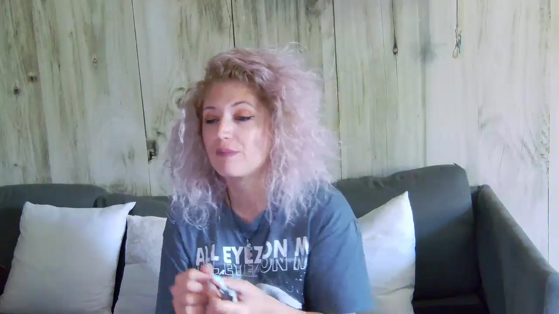 Gallery image thumbnail from SassyKate's myfreecams stream on, 06/19/2024, 08:33 image 15 of 20