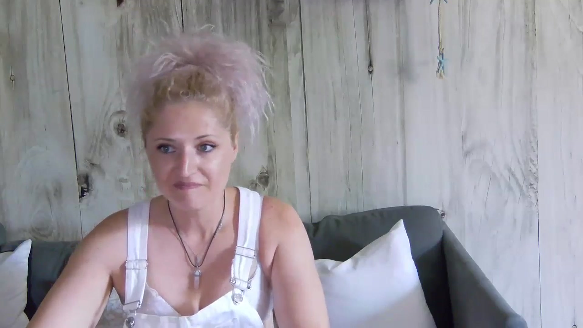 Gallery image thumbnail from SassyKate's myfreecams stream on, 06/26/2024, 09:20 image 11 of 20