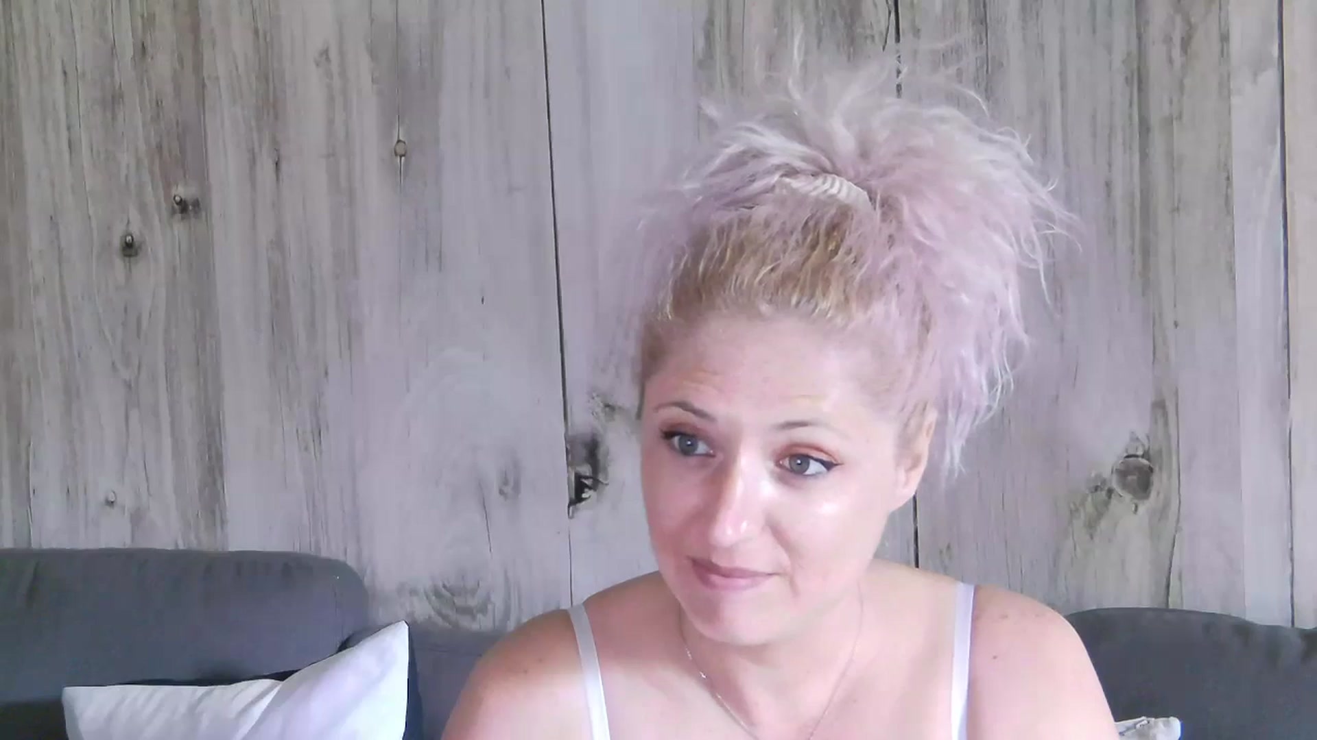 Gallery image thumbnail from SassyKate's myfreecams stream on, 06/26/2024, 12:35 image 12 of 20