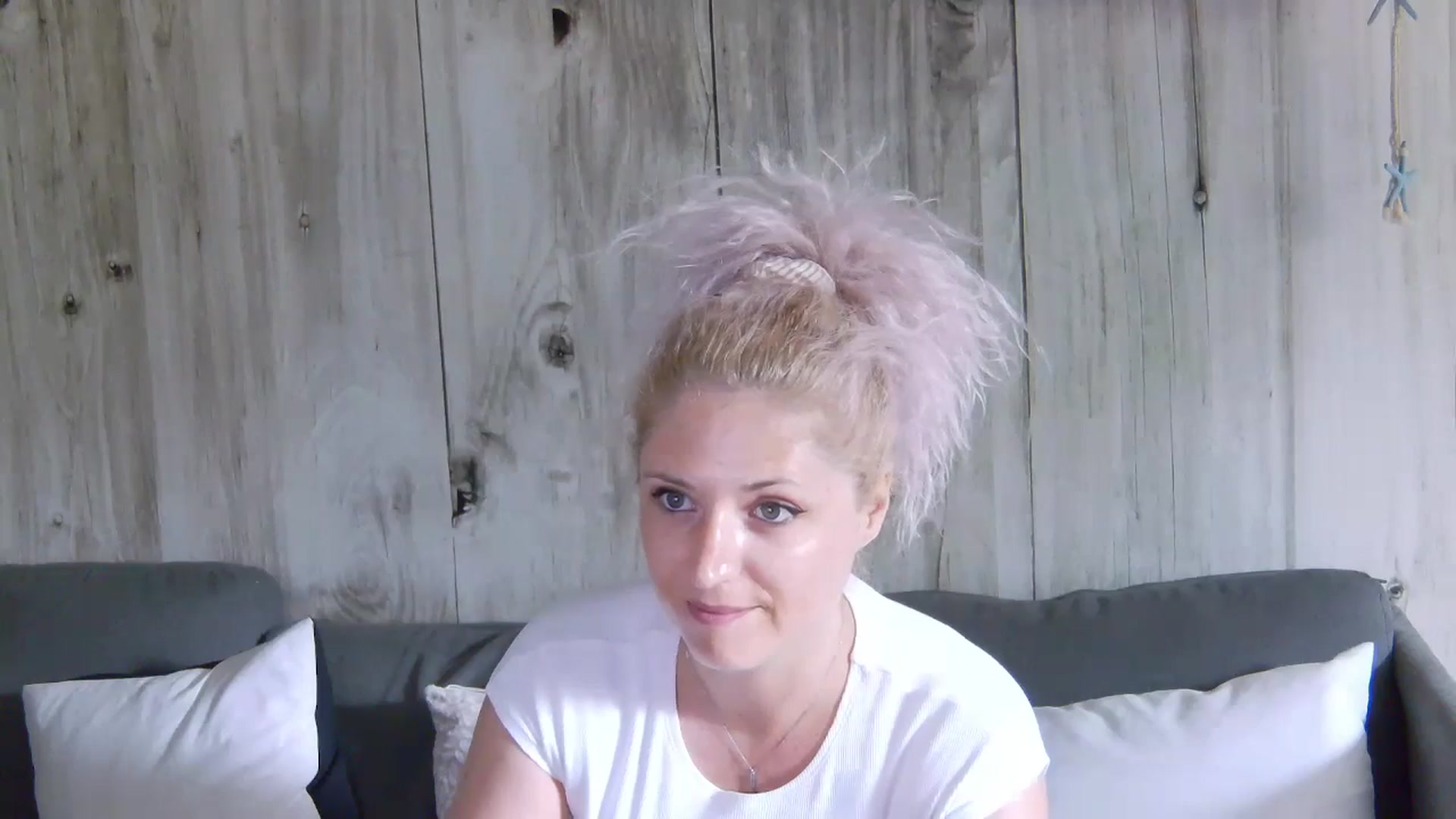 Gallery image thumbnail from SassyKate's myfreecams stream on, 06/26/2024, 12:35 image 19 of 20