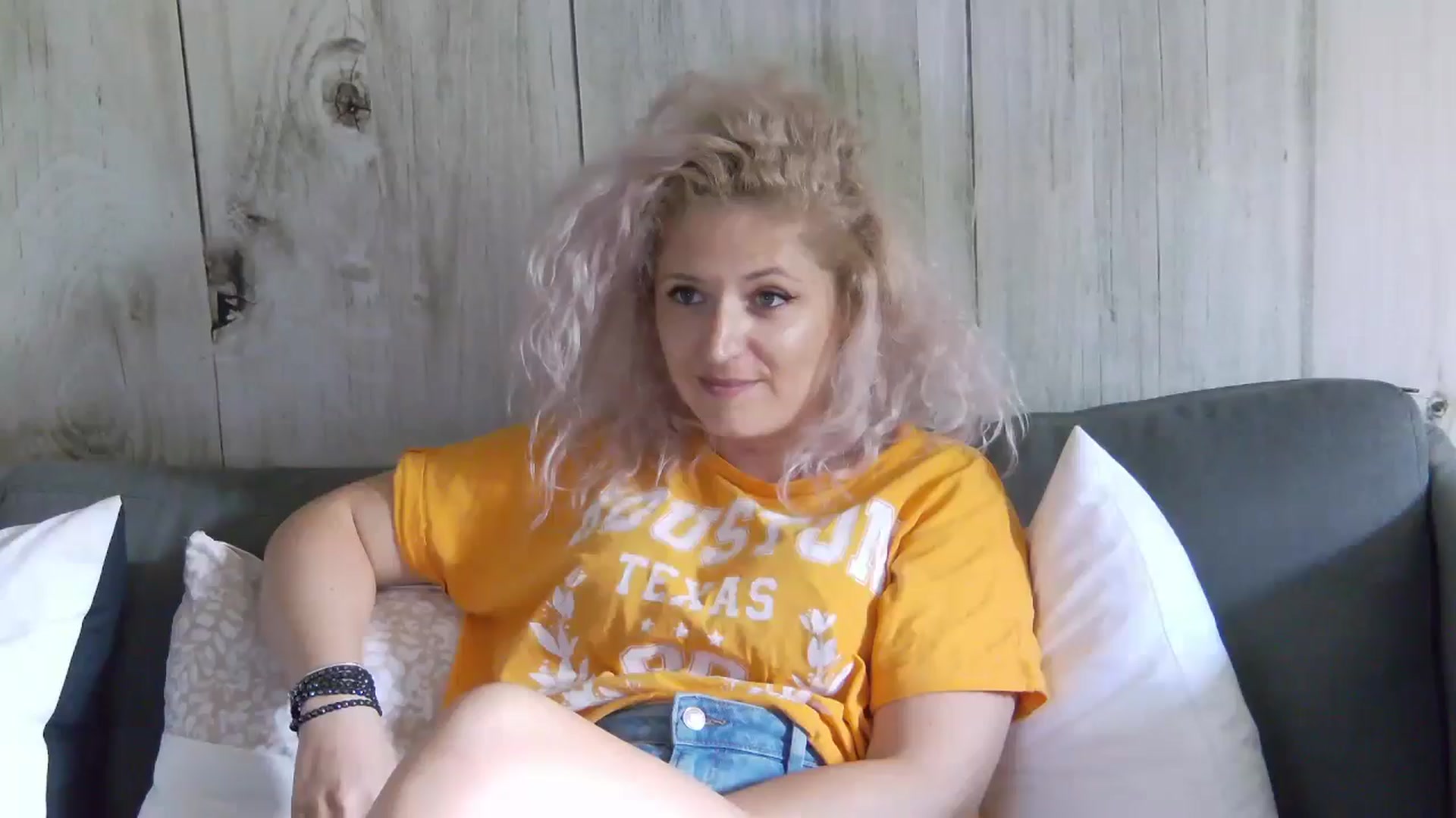 Gallery image thumbnail from SassyKate's myfreecams stream on, 06/27/2024, 12:07 image 17 of 20