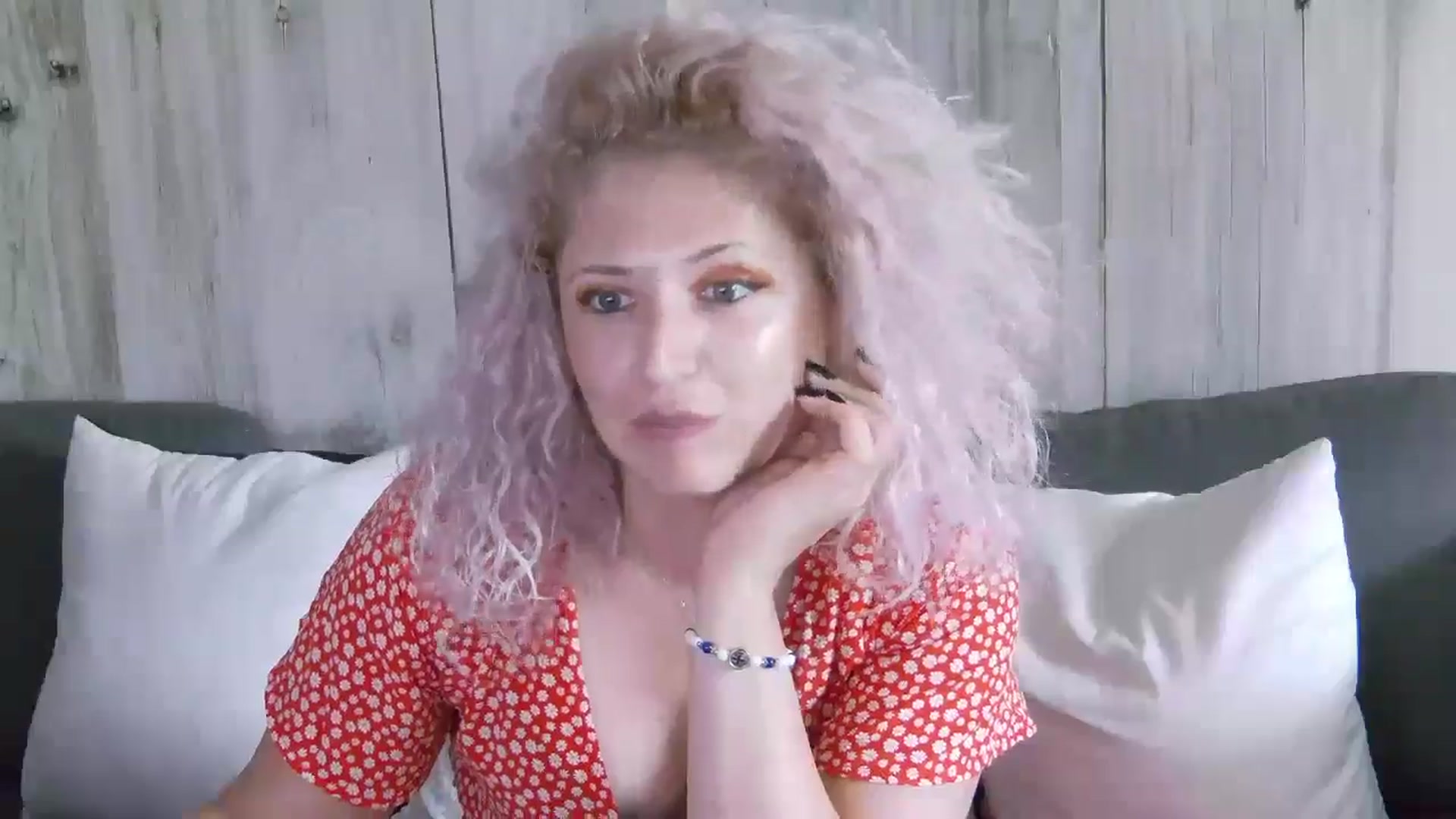 Gallery image thumbnail from SassyKate's myfreecams stream on, 06/30/2024, 12:22 image 14 of 20