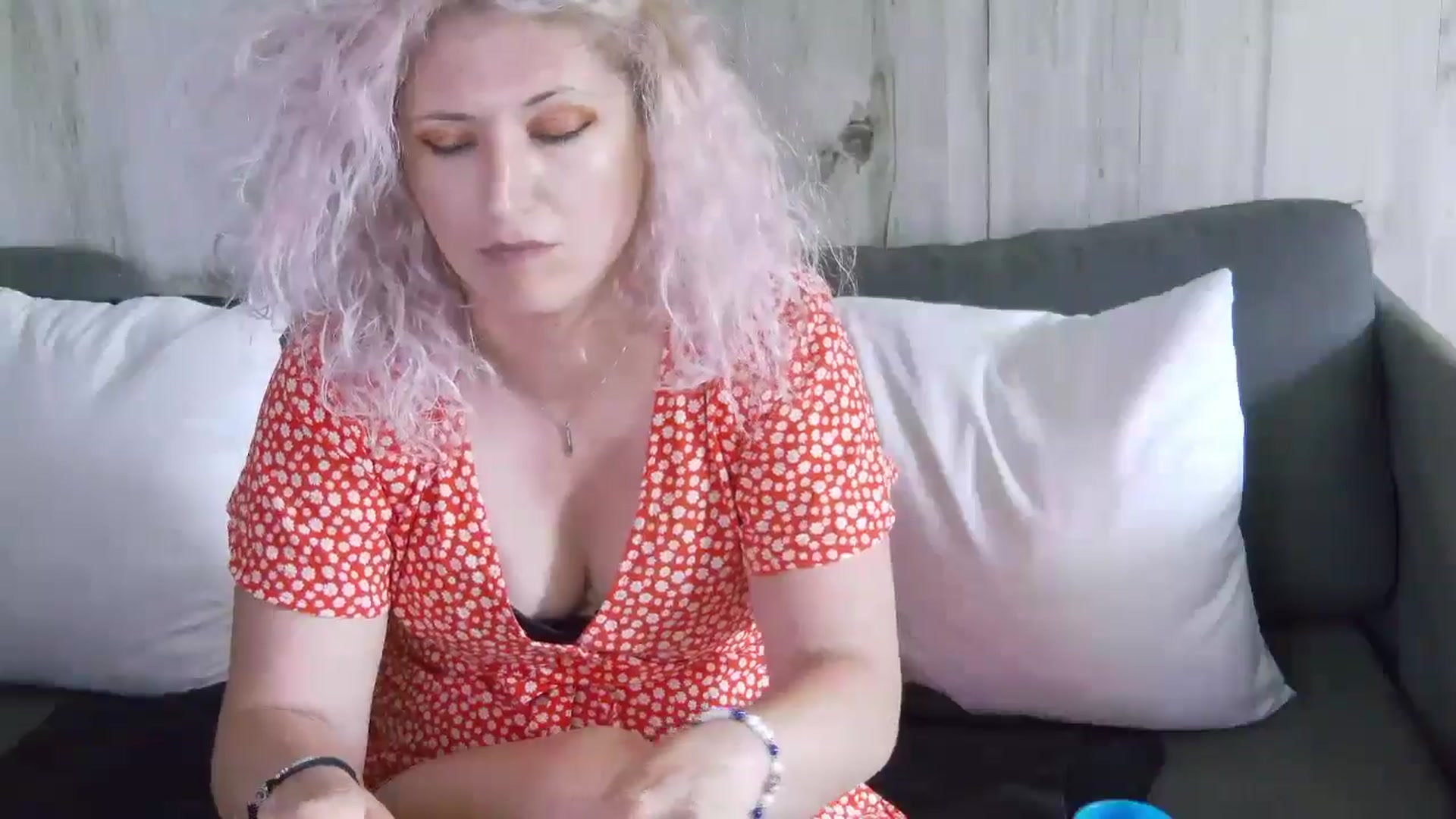 Gallery image thumbnail from SassyKate's myfreecams stream on, 06/30/2024, 12:22 image 11 of 20