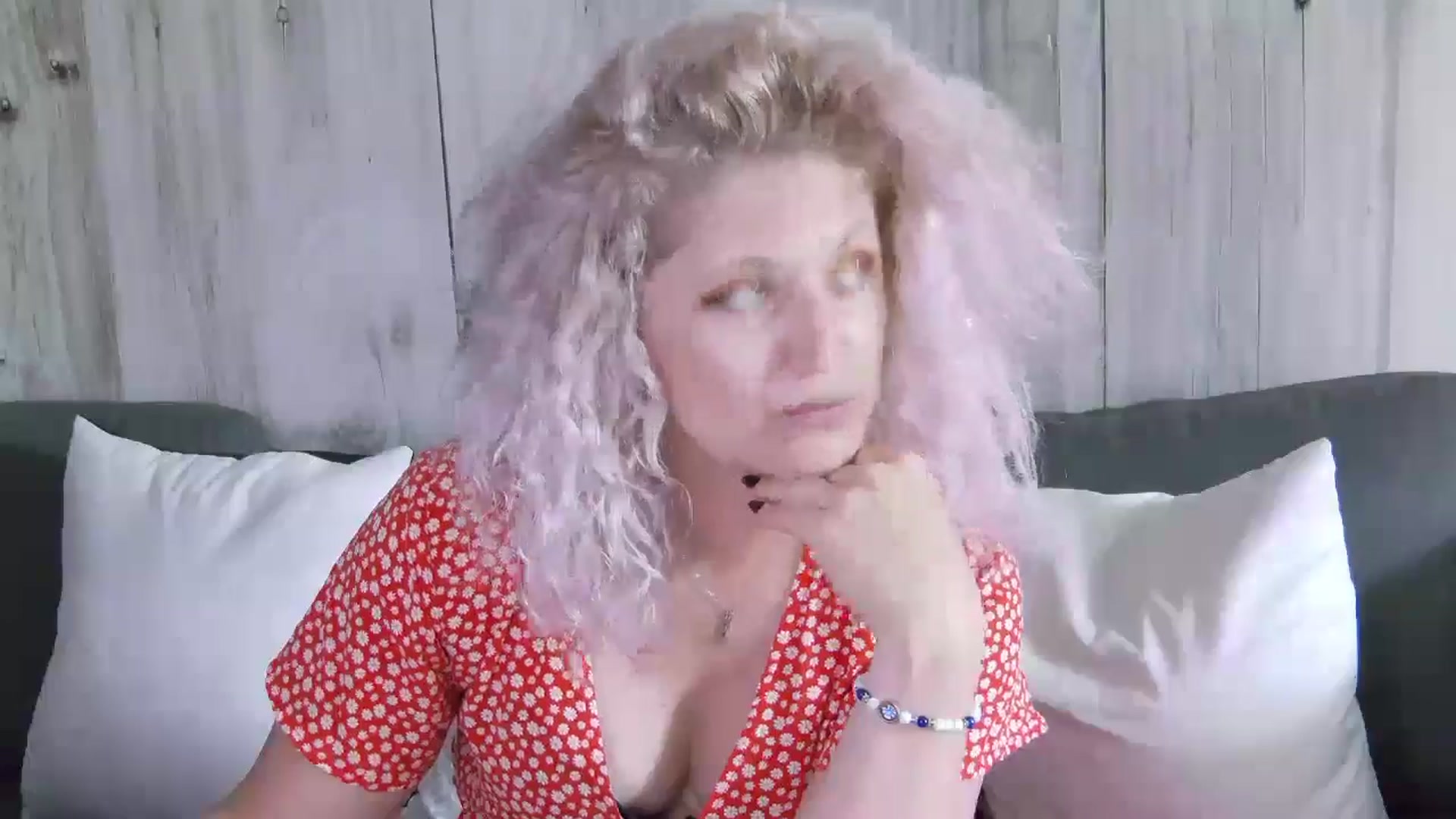 Gallery image thumbnail from SassyKate's myfreecams stream on, 06/30/2024, 12:22 image 16 of 20