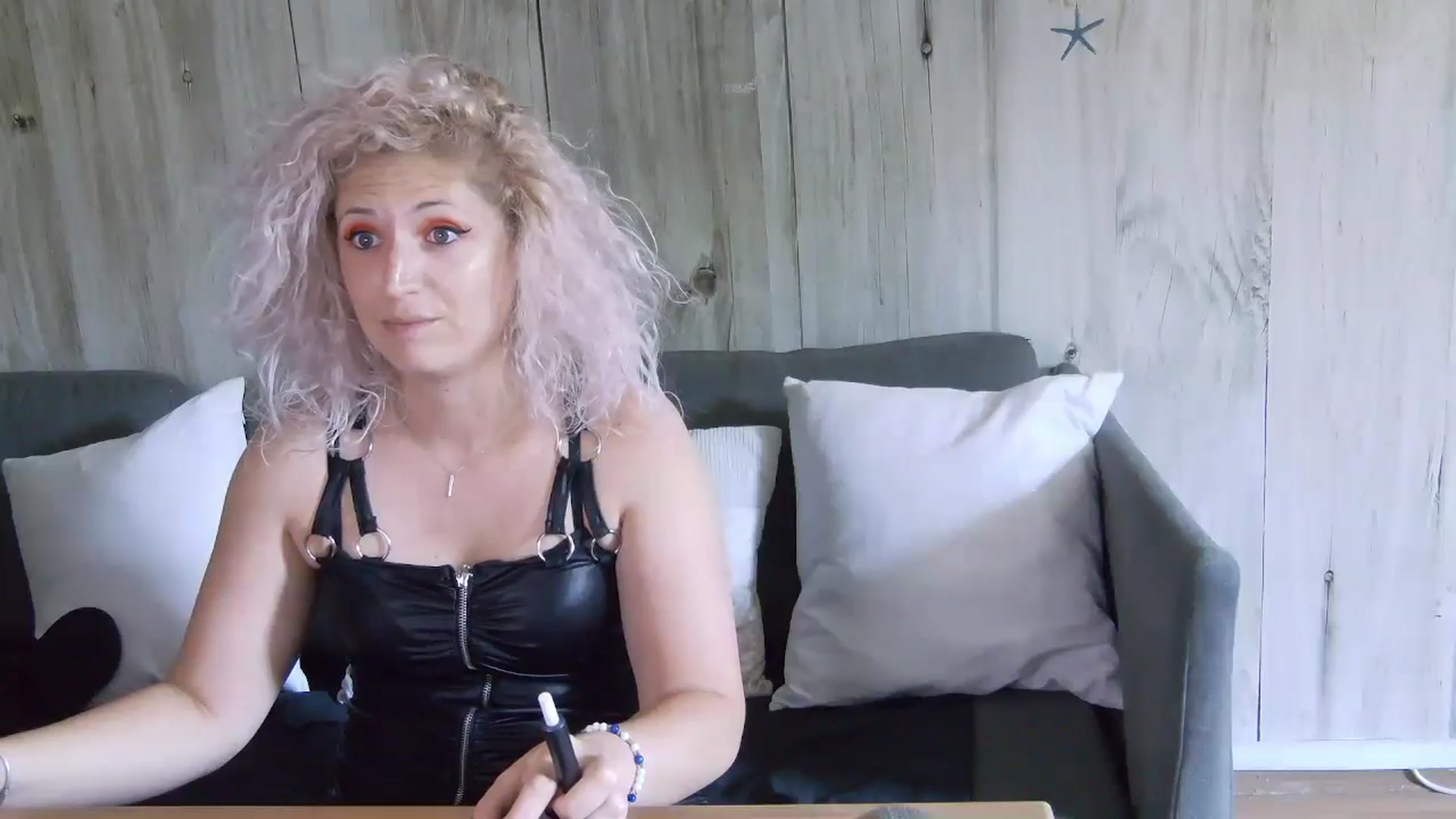 Gallery image thumbnail from SassyKate's myfreecams stream on, 07/06/2024, 12:27 image 3 of 20