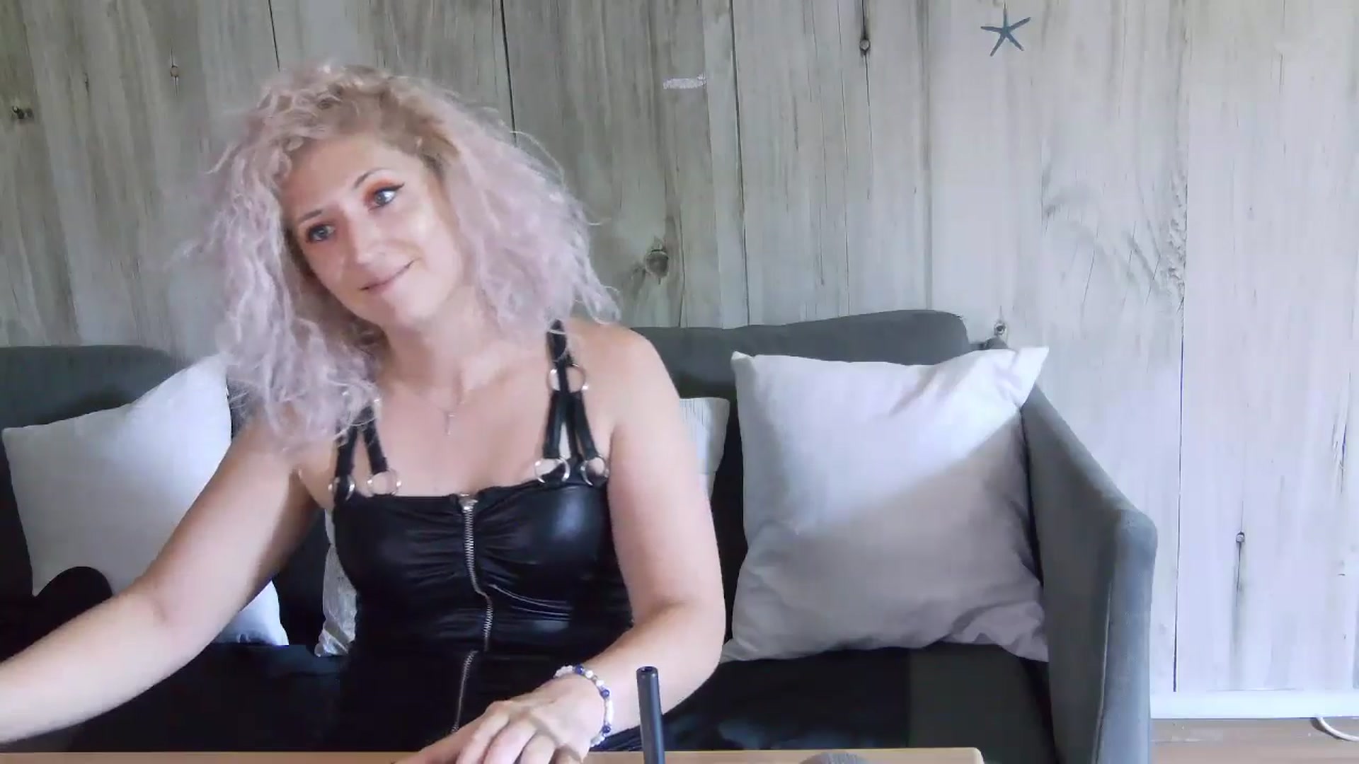 Gallery image thumbnail from SassyKate's myfreecams stream on, 07/06/2024, 12:27 image 9 of 20