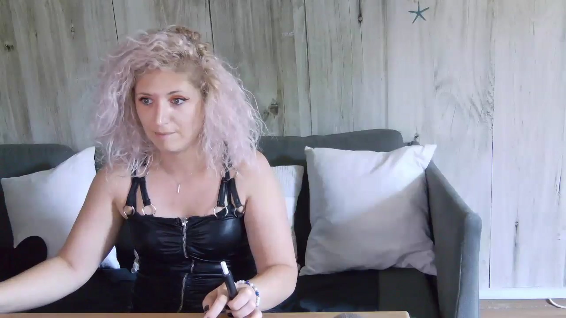 Gallery image thumbnail from SassyKate's myfreecams stream on, 07/06/2024, 12:27 image 5 of 20