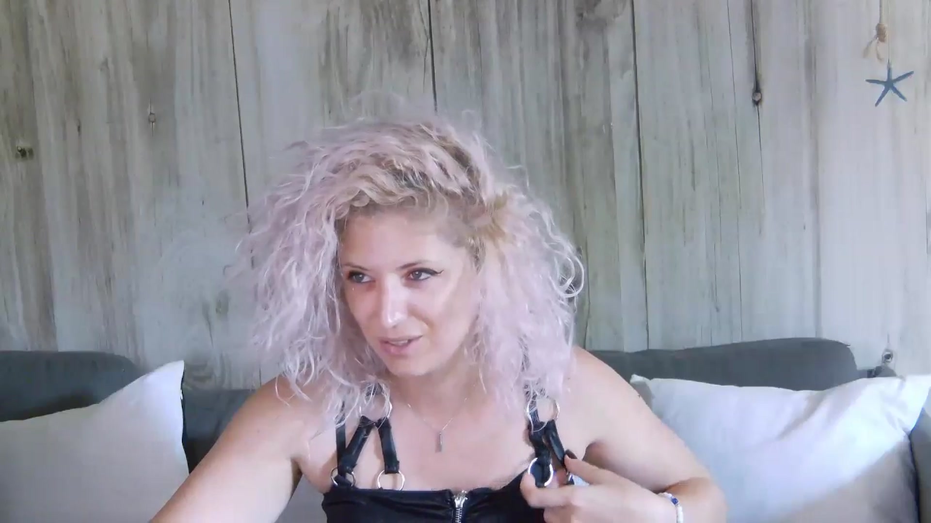 Gallery image thumbnail from SassyKate's myfreecams stream on, 07/06/2024, 12:27 image 17 of 20