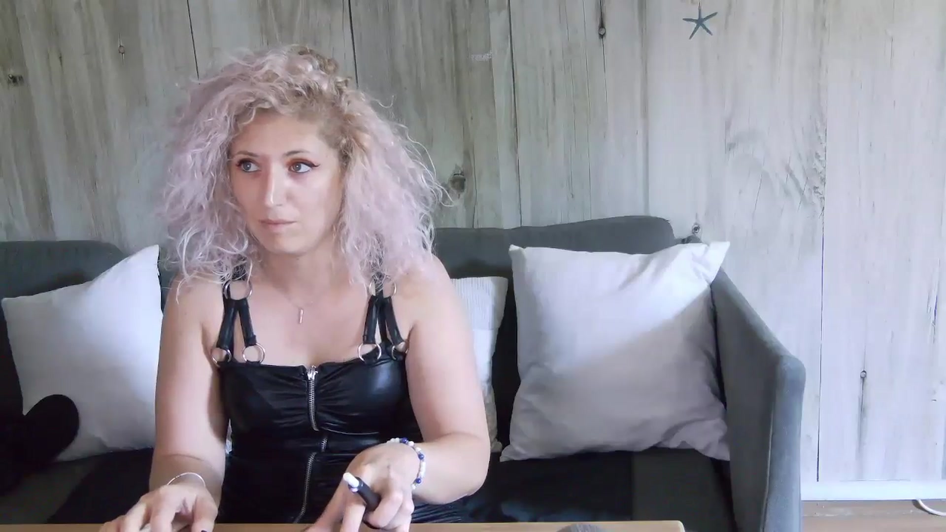 Gallery image thumbnail from SassyKate's myfreecams stream on, 07/06/2024, 12:27 image 2 of 20