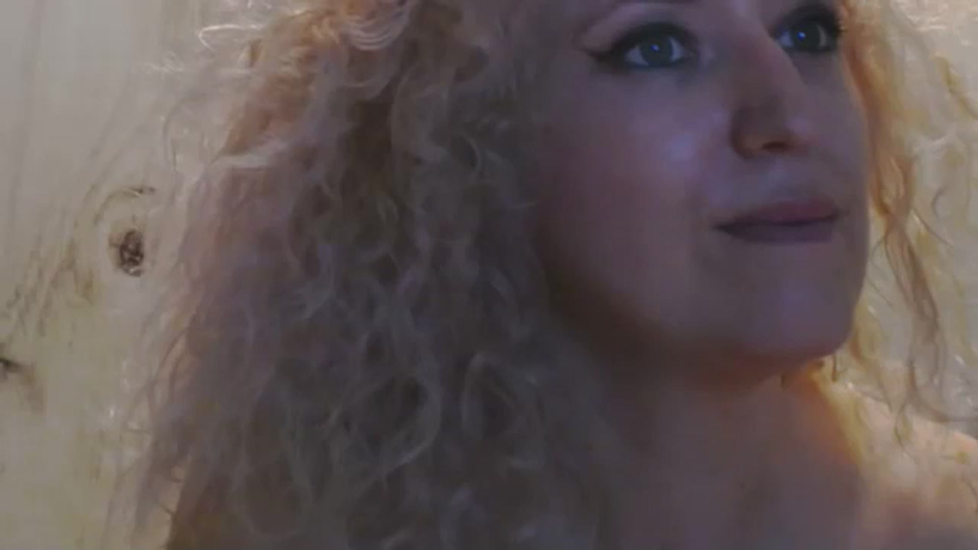 Gallery image thumbnail from SassyKate's myfreecams stream on, 05/27/2025, 24:00 image 16 of 20
