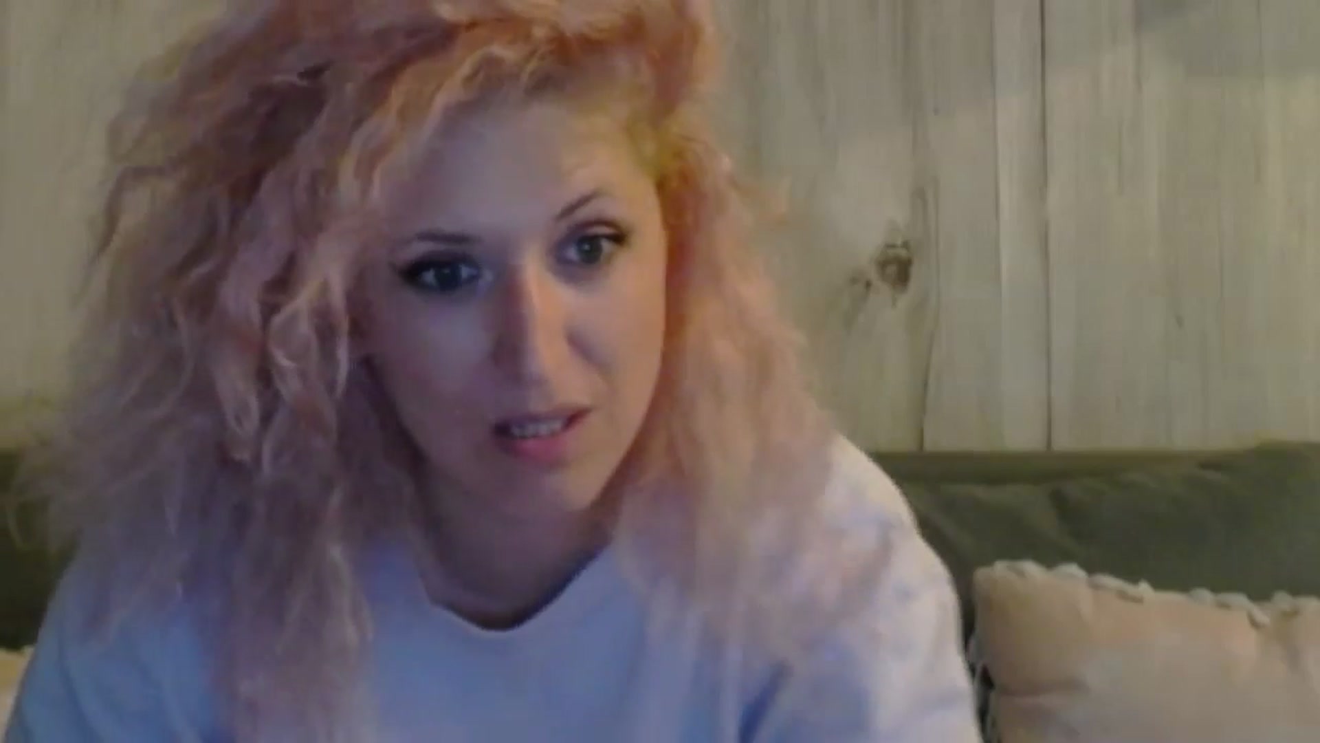 Gallery image thumbnail from SassyKate's myfreecams stream on, 08/04/2025, 24:34 image 18 of 20
