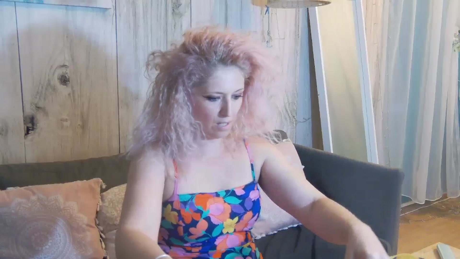 Gallery image thumbnail from SassyKate's myfreecams stream on, 08/16/2025, 19:27 image 18 of 20