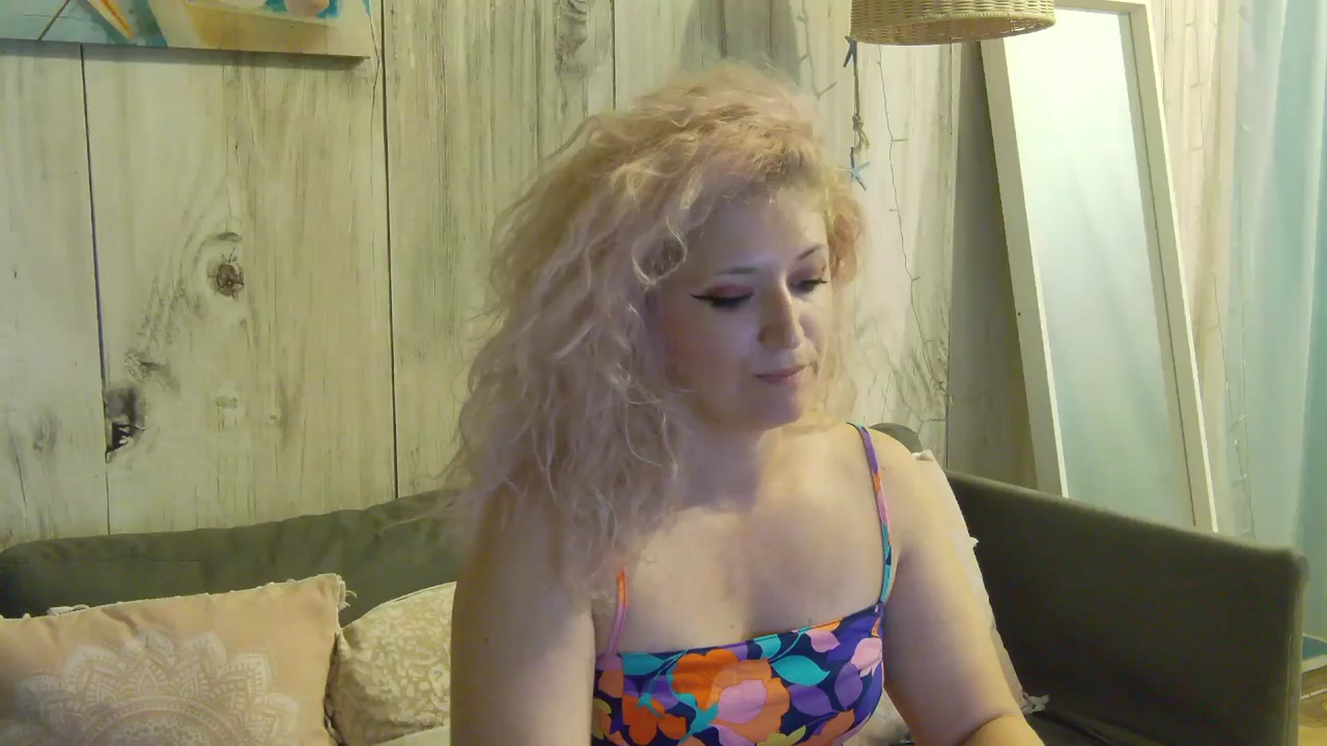 Gallery image thumbnail from SassyKate's myfreecams stream on, 08/16/2025, 19:27 image 5 of 20