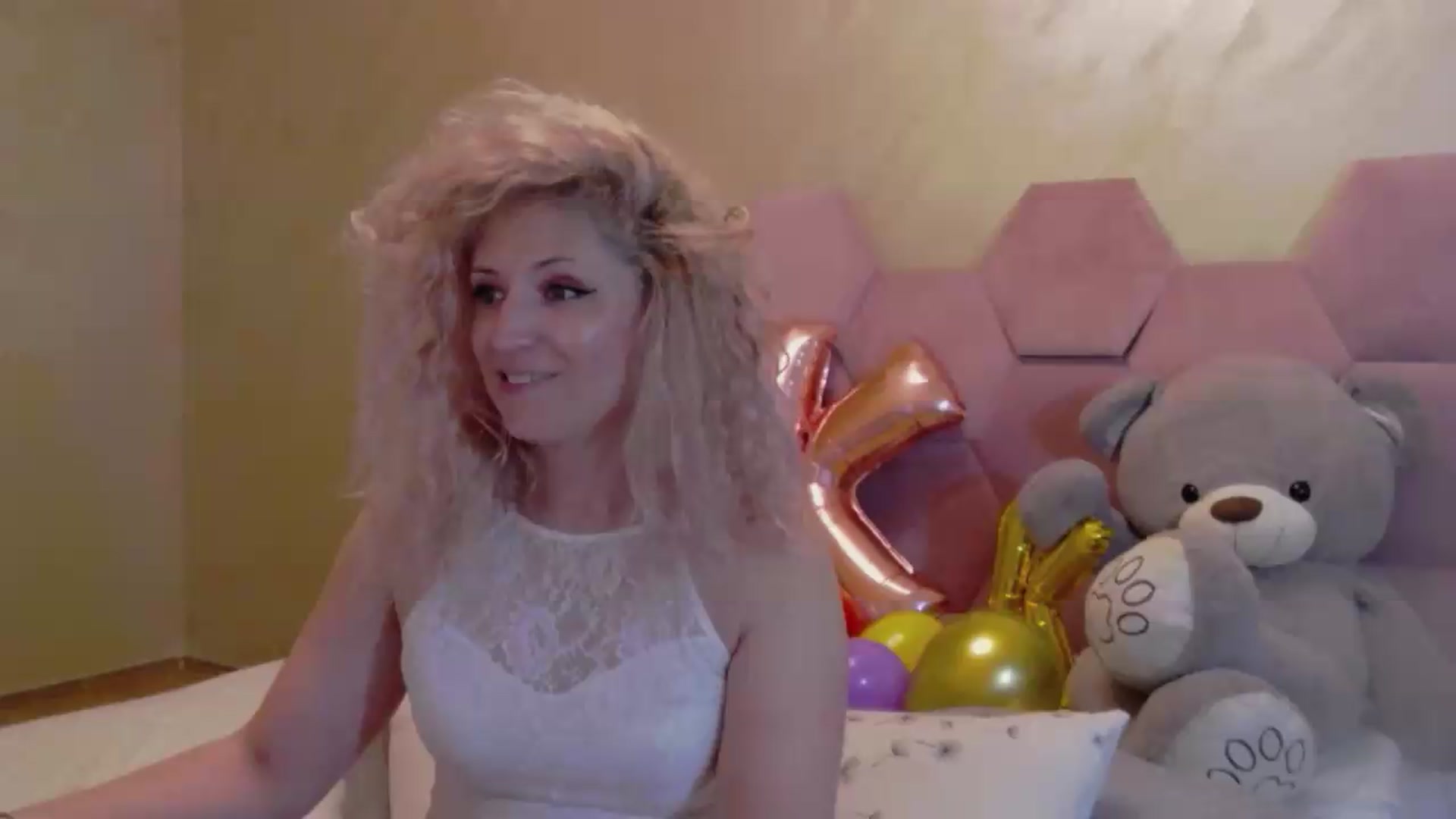 Gallery image thumbnail from SassyKate's myfreecams stream on, 08/01/2026, 23:33 image 2 of 20