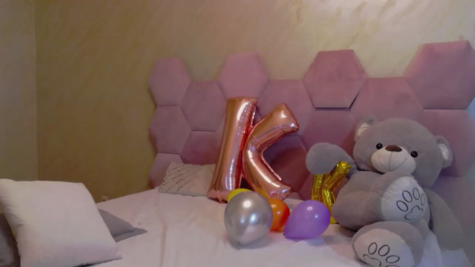 Gallery image thumbnail from SassyKate's myfreecams stream on, 08/01/2026, 23:33 image 7 of 20